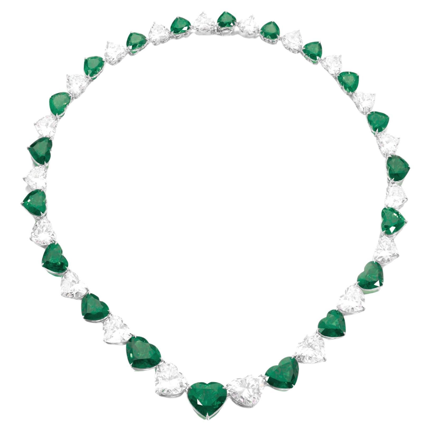 Contemporaneo Collana di diamanti con olio minore di smeraldo in vendita