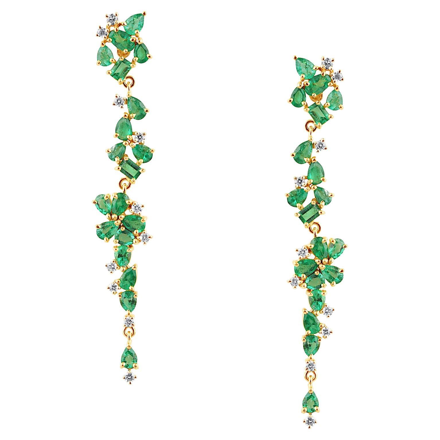 Emerald Mix Shape and Diamond Earring in 18k Yellow Gold For Sale