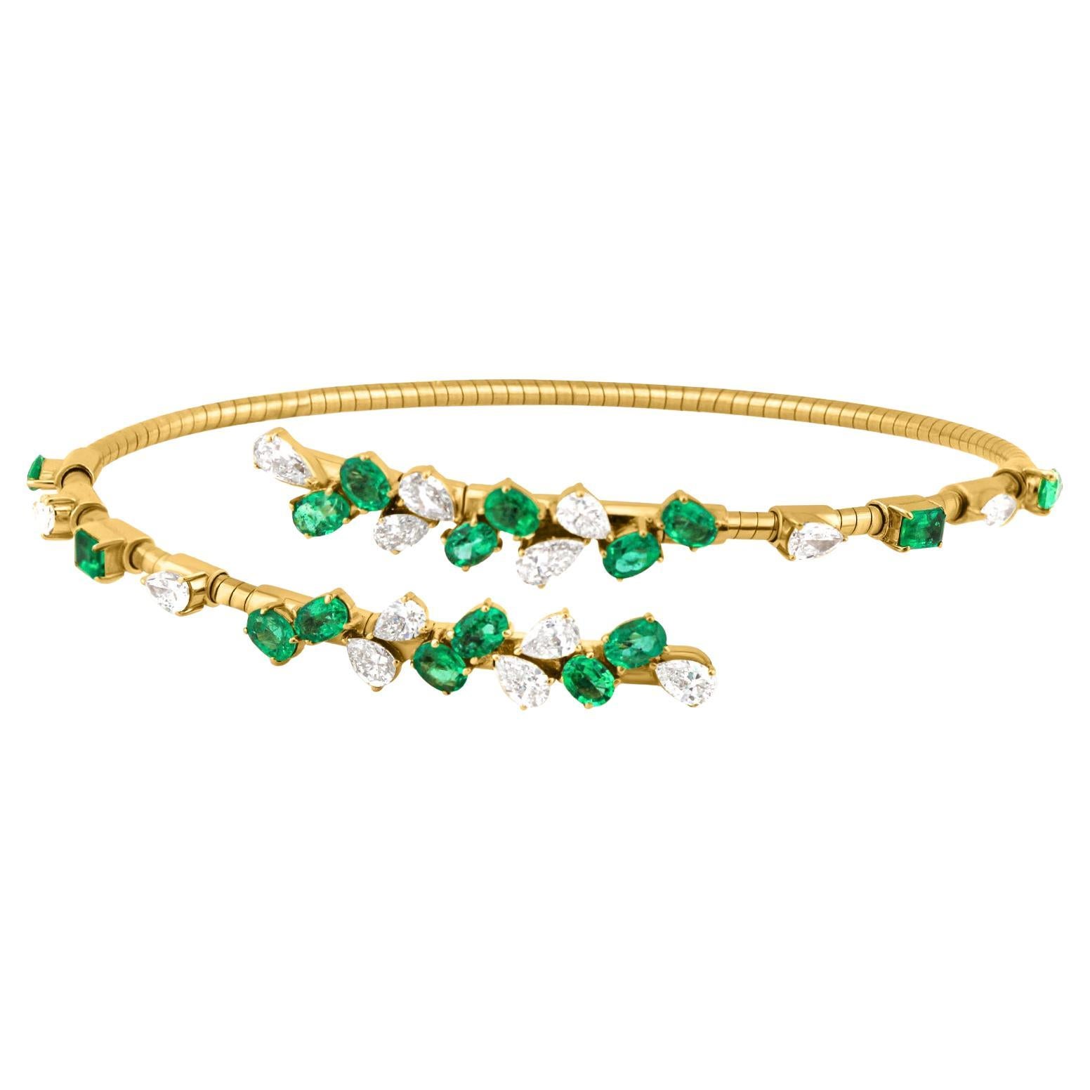 Bracelet en or jaune 18 carats avec émeraudes et diamants en forme de poire
