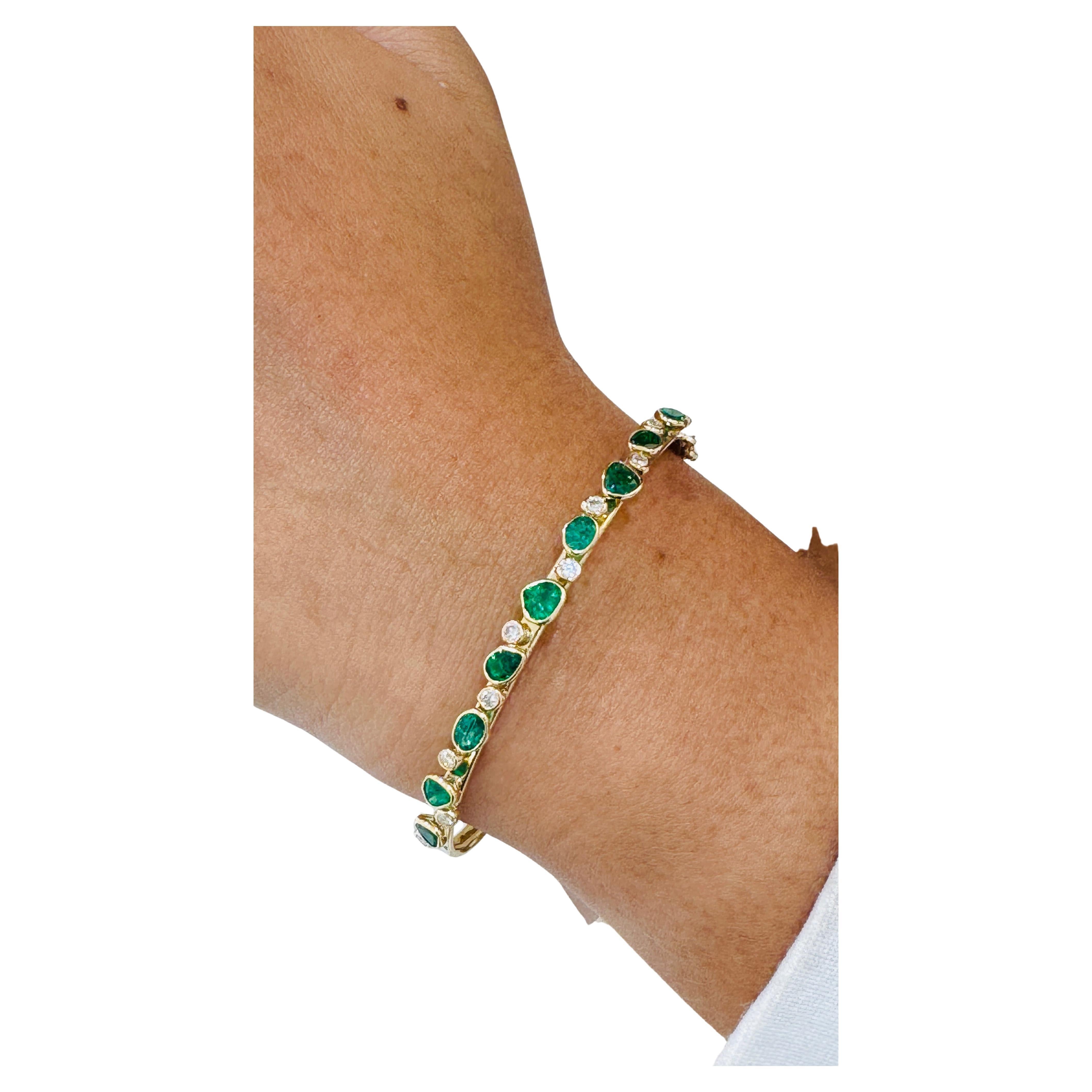 Bracelet en or jaune 18 carats avec émeraudes et diamants