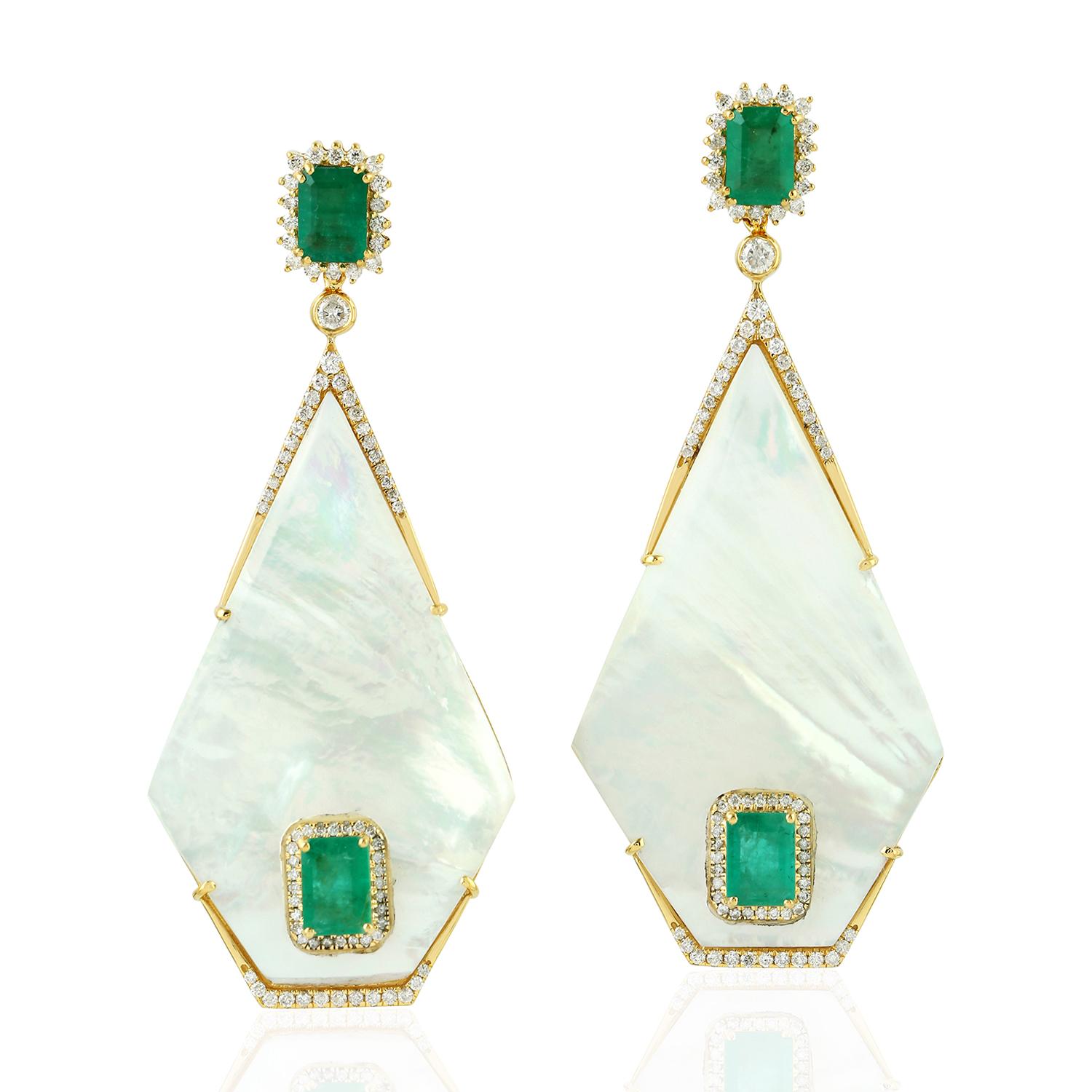 Modern Emerald Mother of Pearl Diamond 18 Karat Gold Taj Earrings For Sale