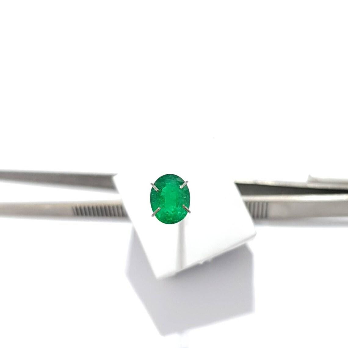 Retro Emerald Natural Emerald 2.00 cts 8.55x6.81x5.27 mm Natural Emerald Cut Stone For Sale