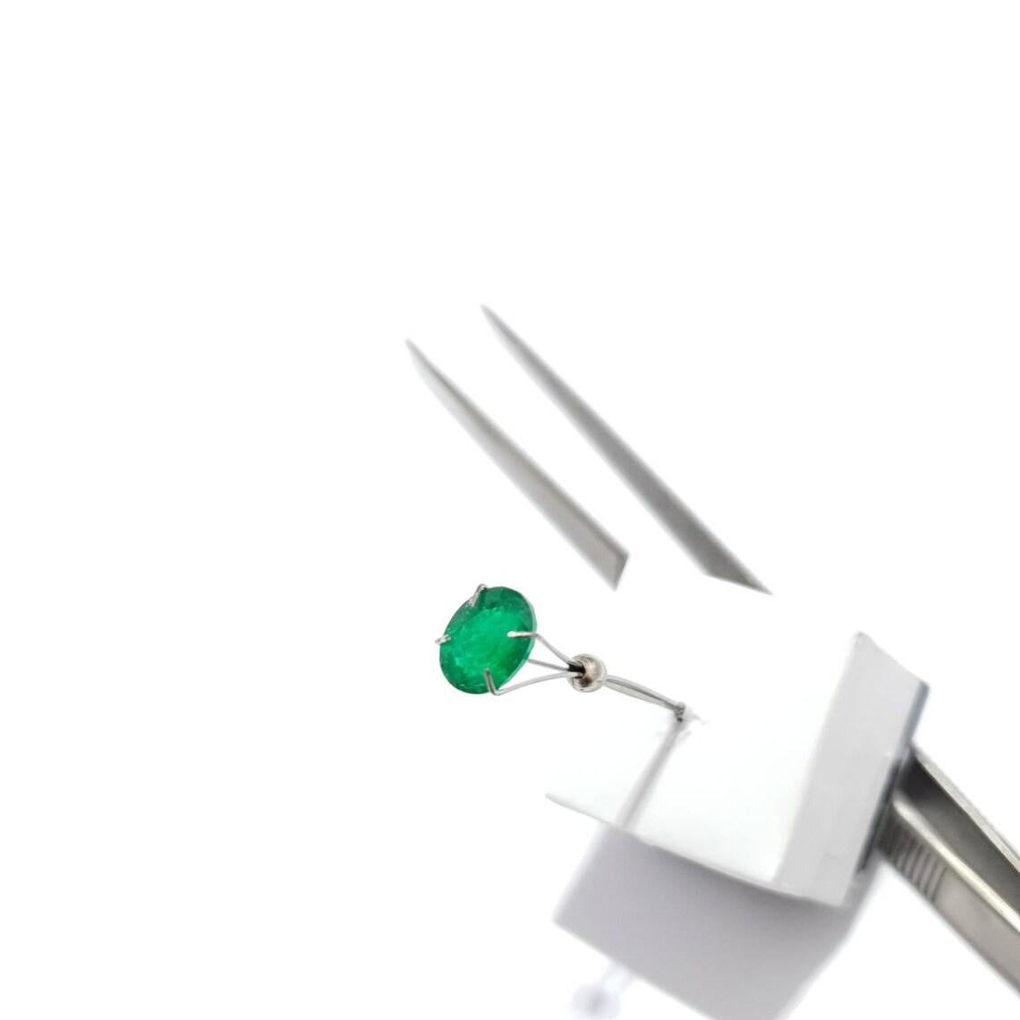 Emerald Natural Emerald 2.00 cts 8.55x6.81x5.27 mm Natural Emerald Cut Stone In New Condition For Sale In Chicago, IL