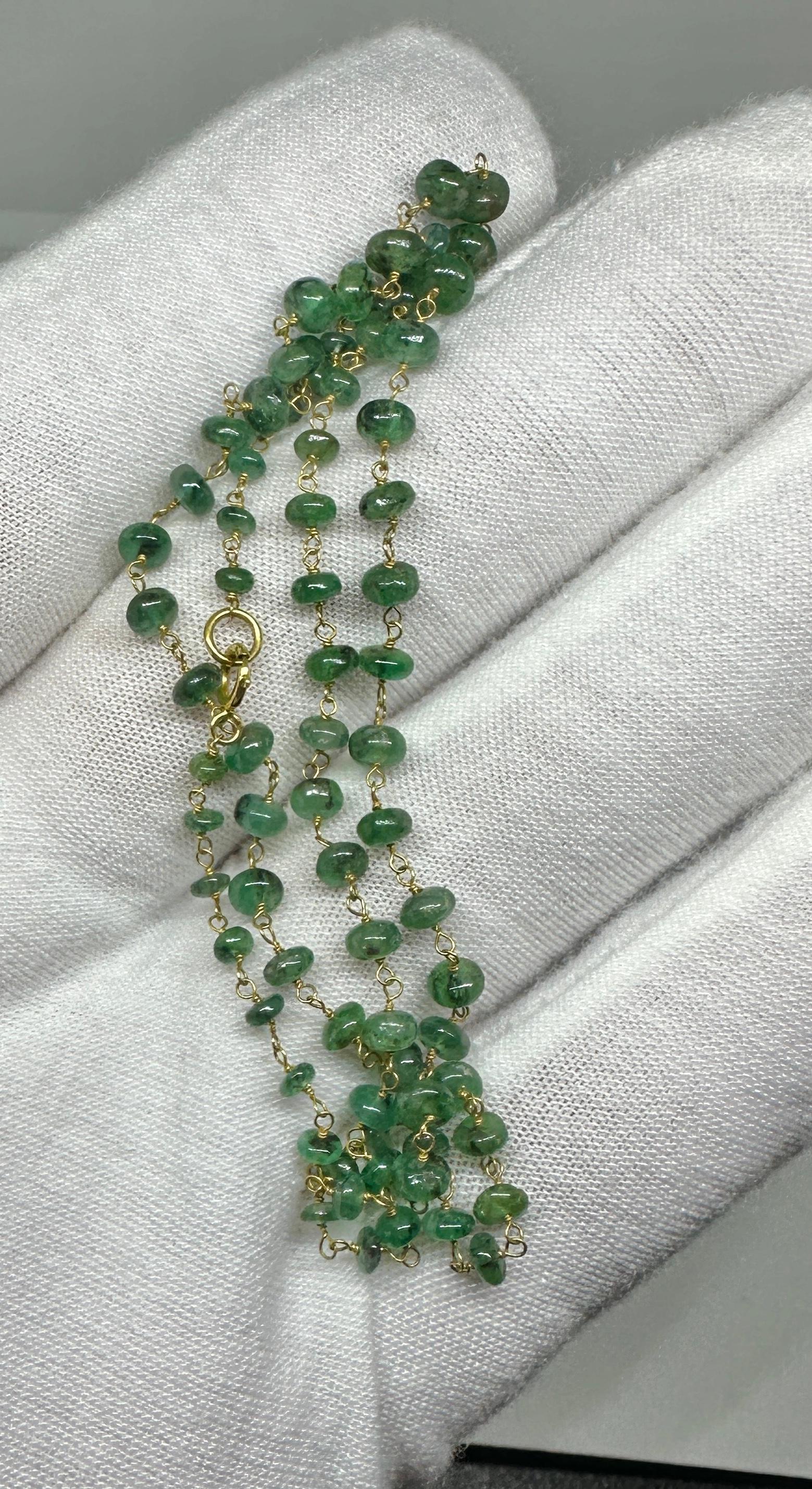 Contemporain Collier d'émeraudes naturelles en or jaune 14 carats de 18 pouces en vente