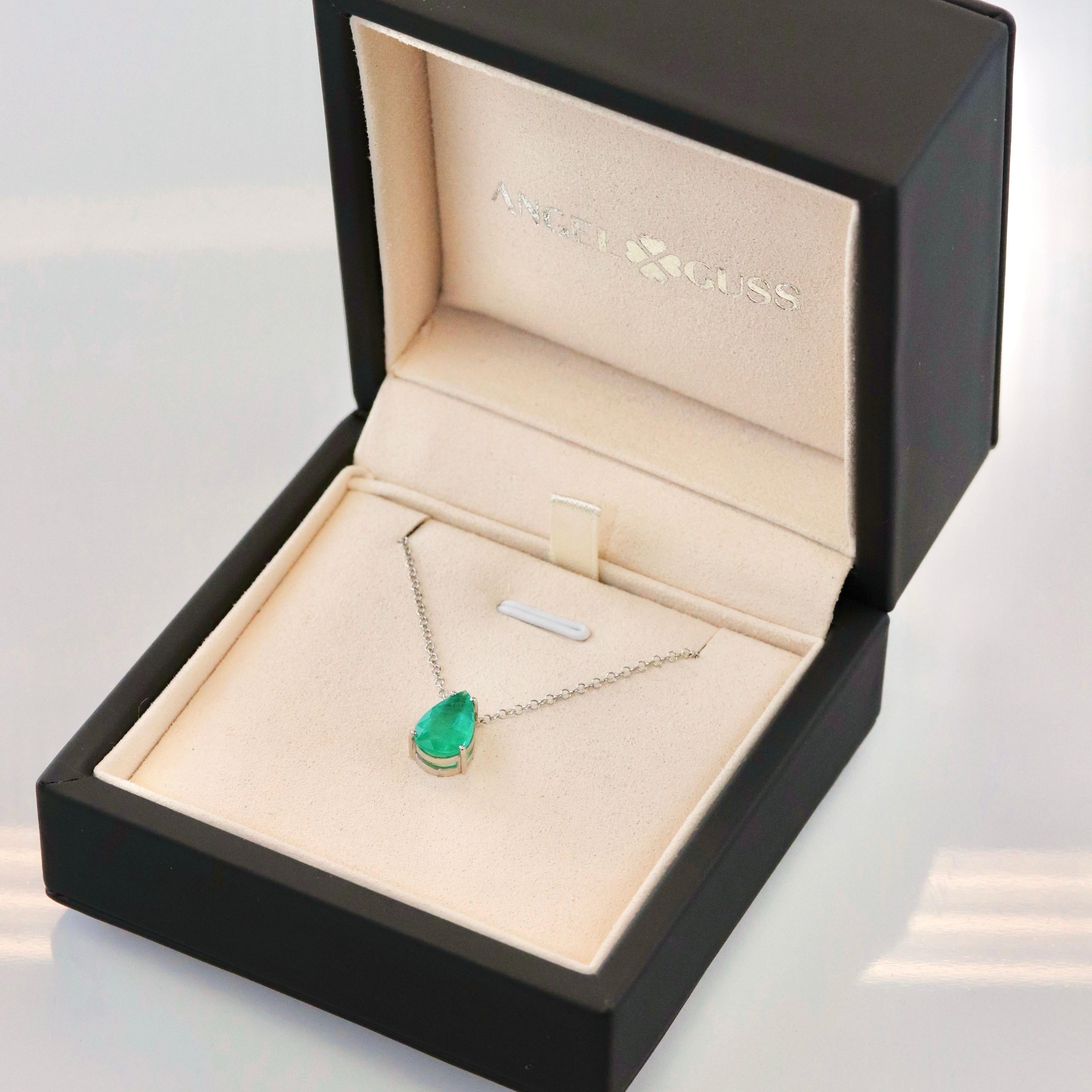 Pear Cut Emerald Necklace 18K Solid Gold - Pear Shape  For Sale