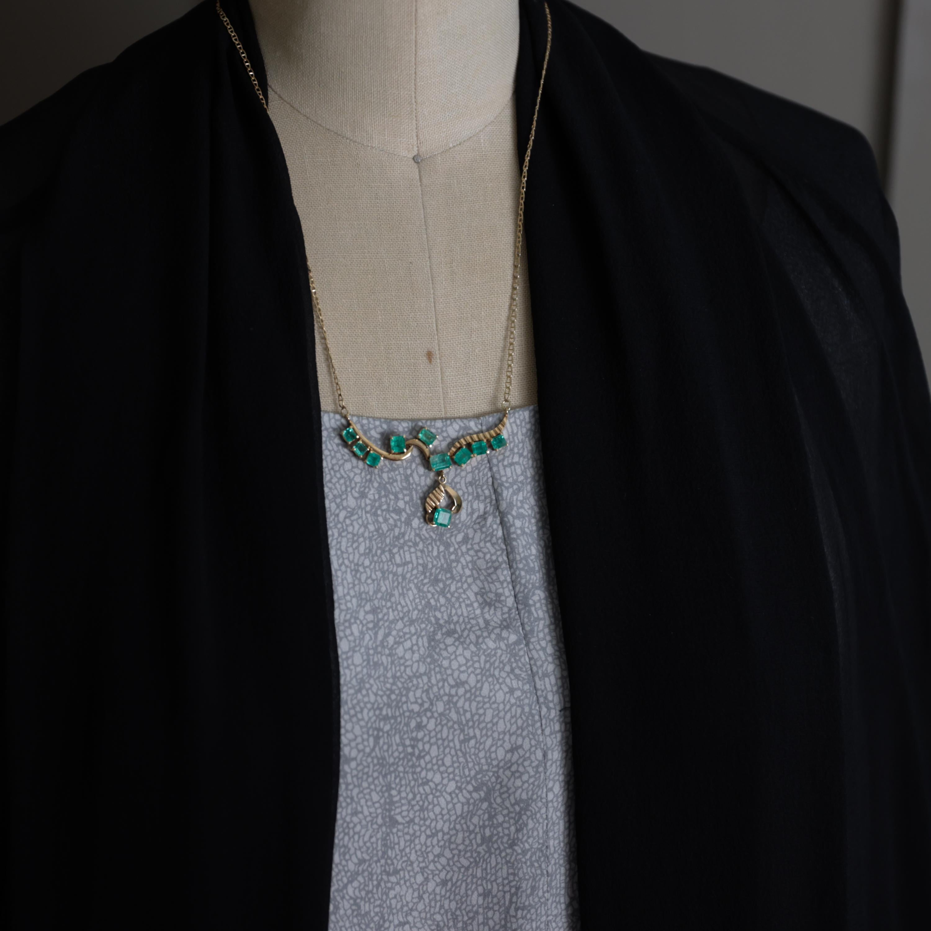 Collana di smeraldi 4,32 carati, circa anni '80, certificato colombiano in vendita 2