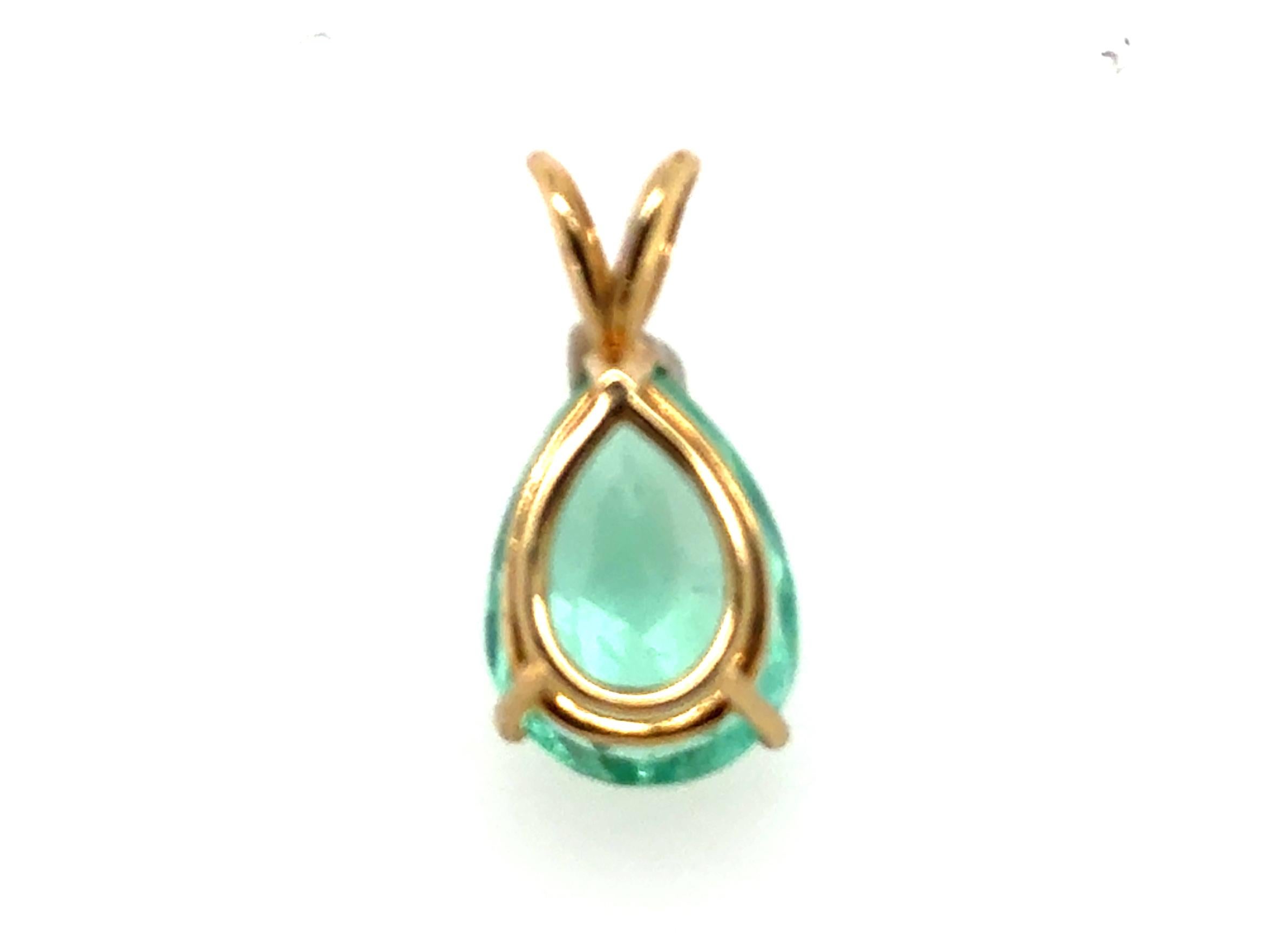 Collier pendentif émeraude perle 7 carats or jaune 14 carats pierre de naissance 7 carats Excellent état - En vente à Dearborn, MI
