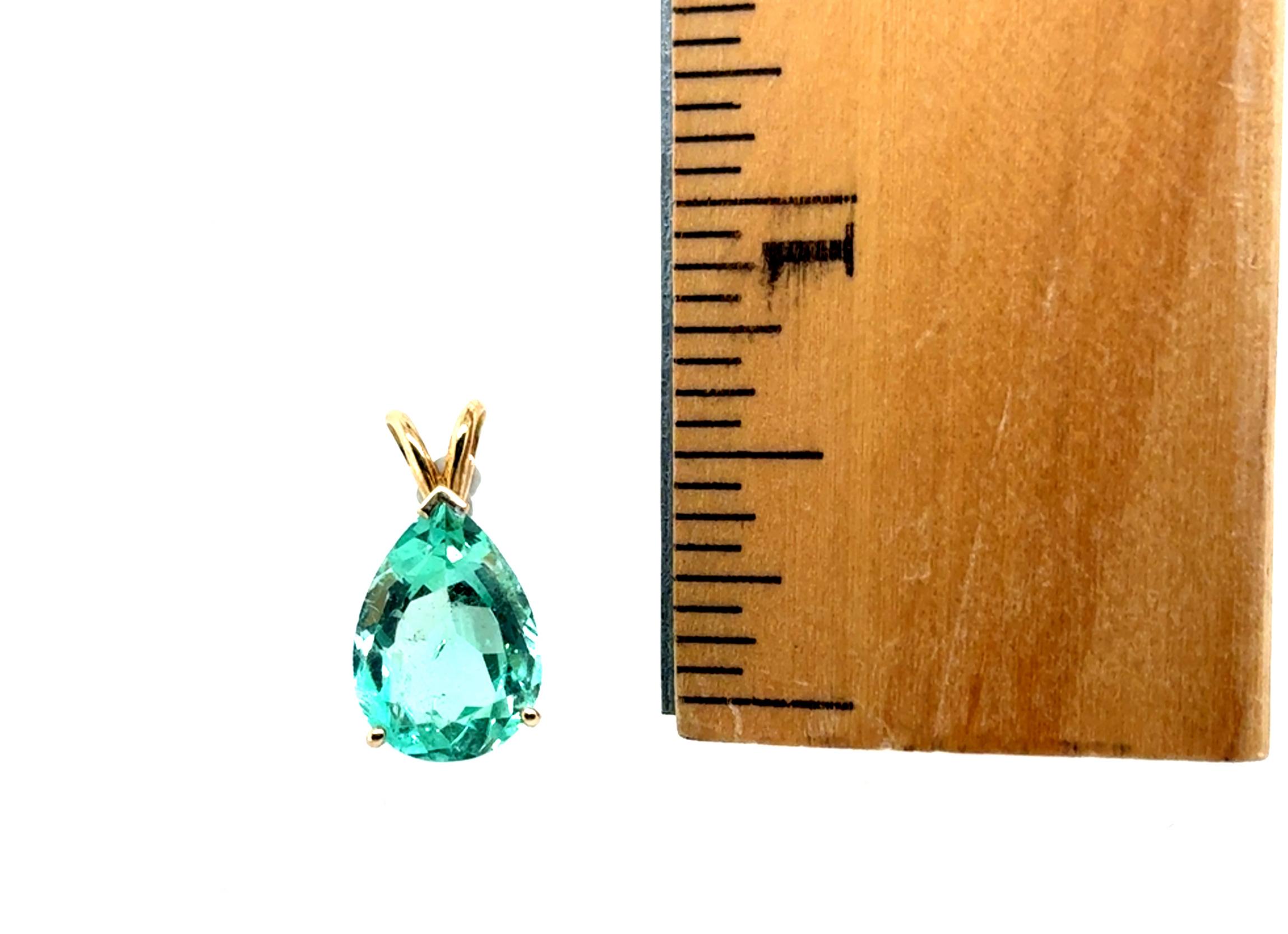 Collier pendentif émeraude perle 7 carats or jaune 14 carats pierre de naissance 7 carats Pour femmes en vente