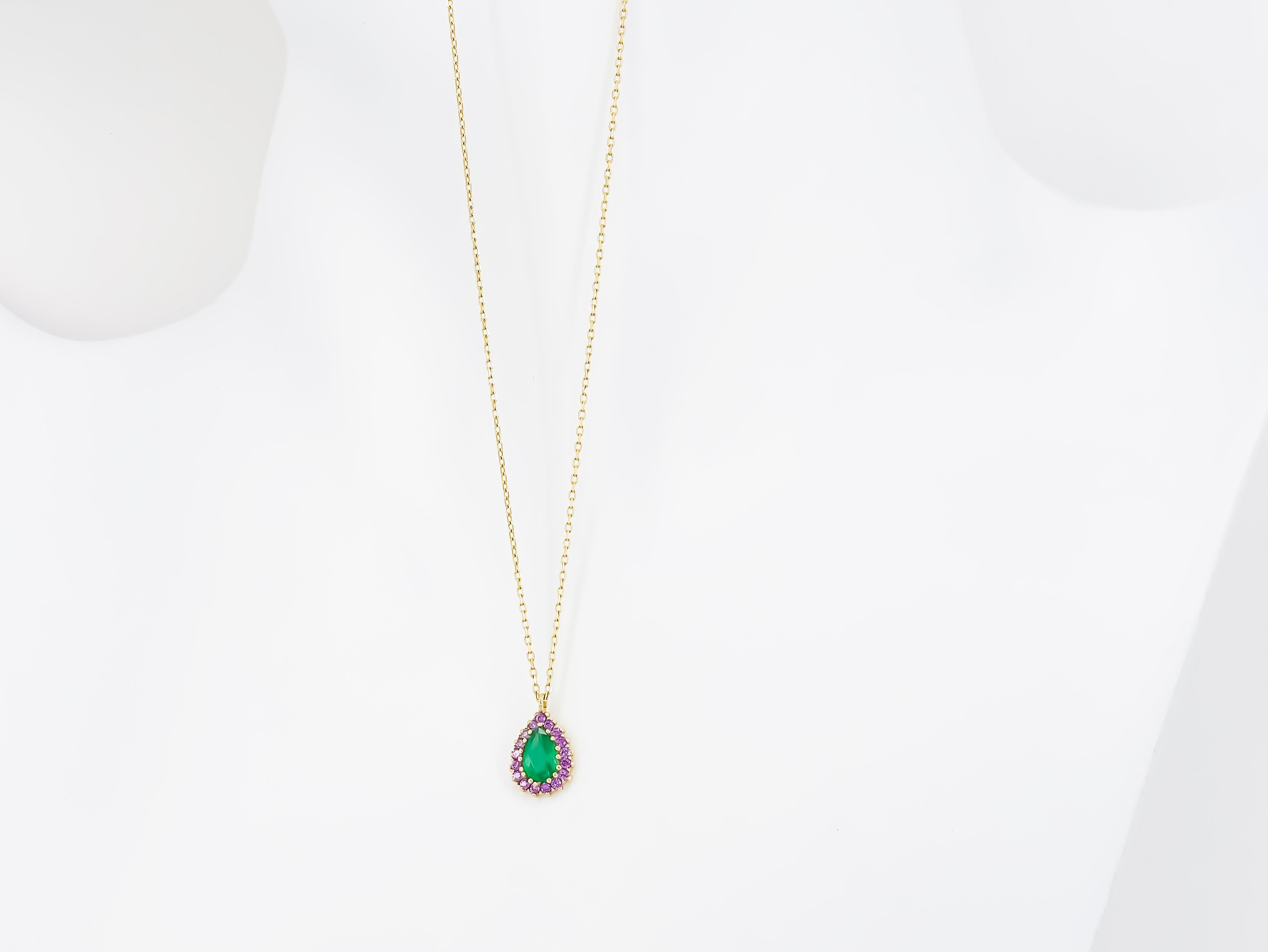 Modern Emerald Necklace Pendant, Pear Emerald Necklace Pendant For Sale