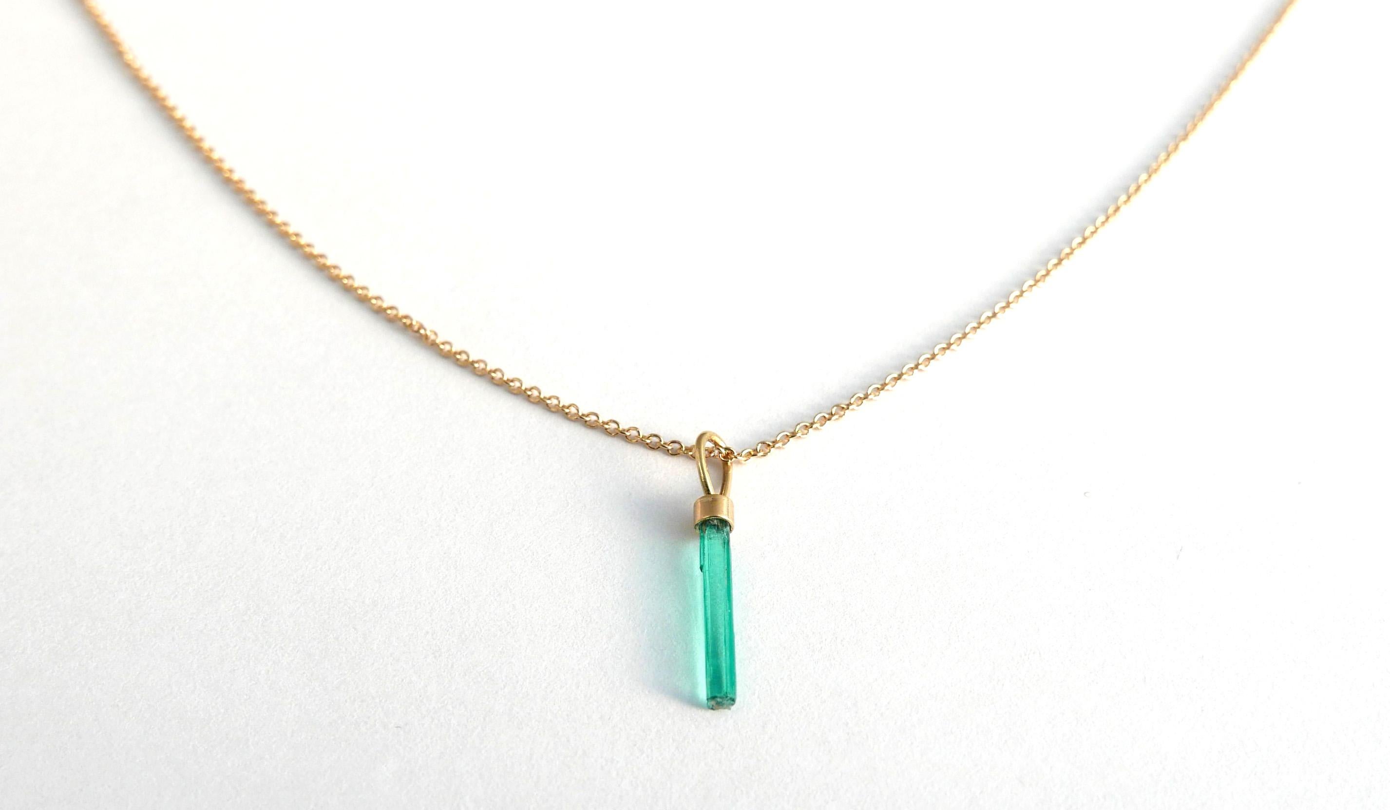 Modern Emerald Needle Pendant Necklace in 18 Karat Gold by Allison Bryan For Sale