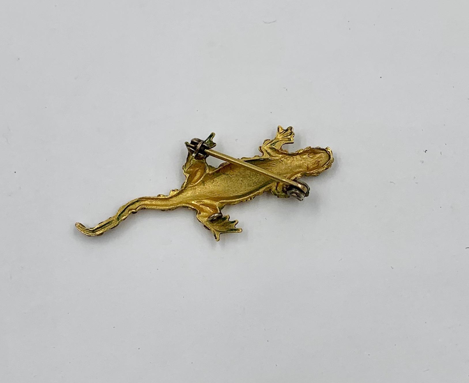 Emerald Nugget Gold Lizard Gecko Brooch Pin Retro Mid-Century Modernist In Good Condition For Sale In New York, NY