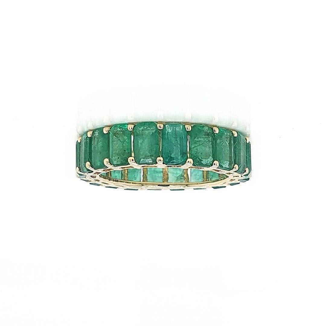 Modern Emerald Octagon Band 14k Yellow Gold For Sale