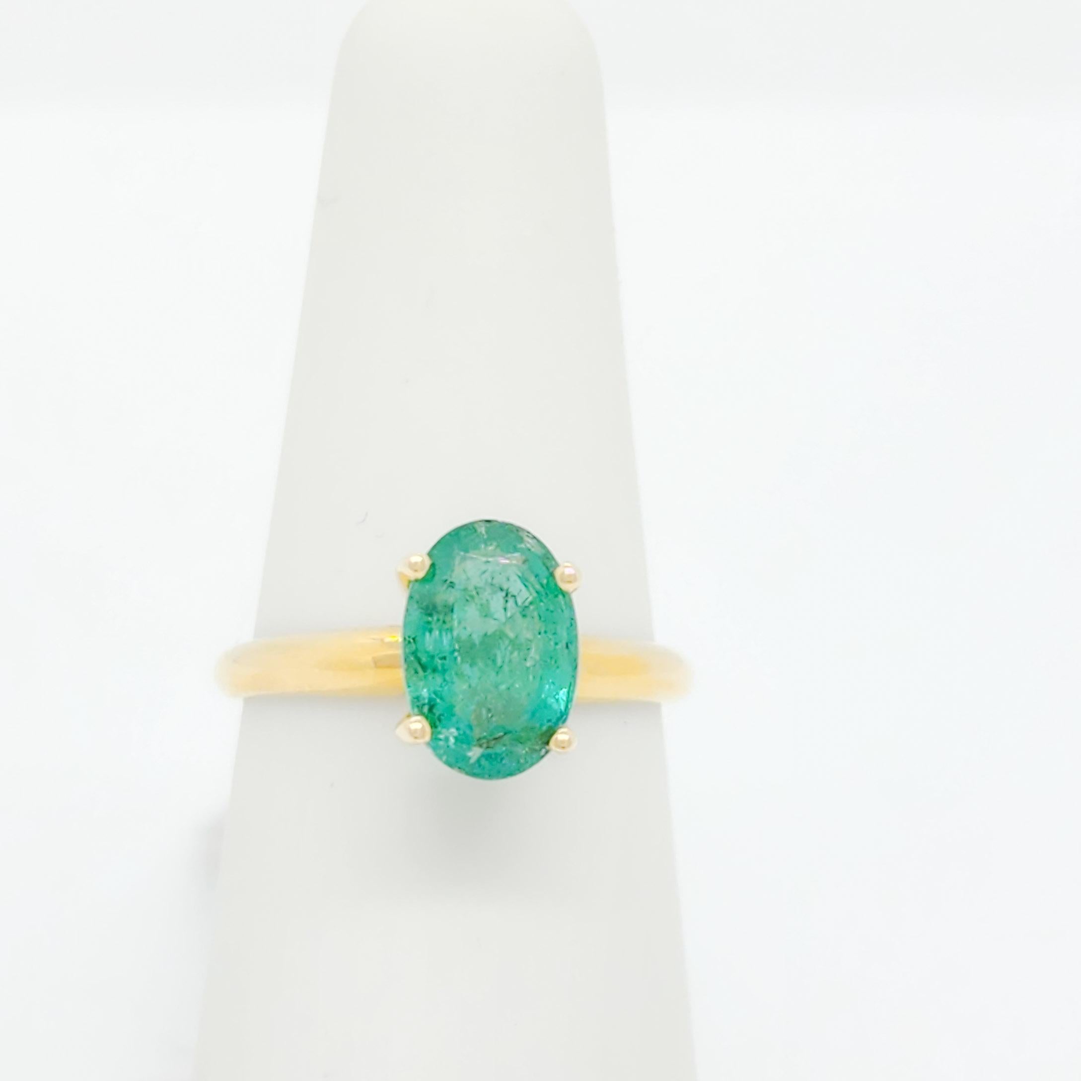 Emerald Oval and 14k Yellow Gold Ring For Sale 2