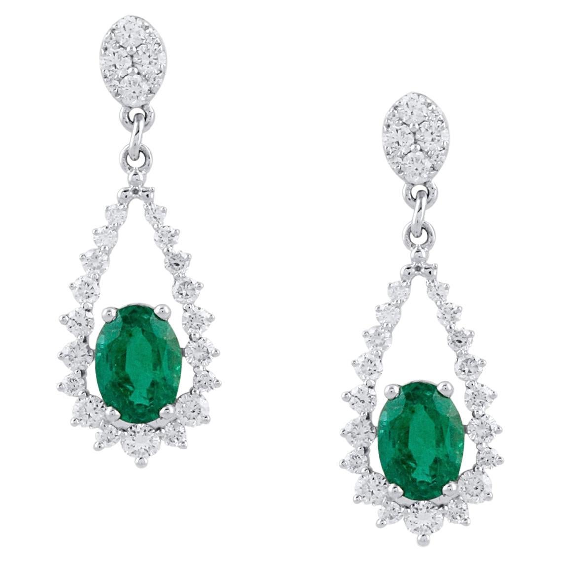 Emerald and Diamond Earring in 18K White Gold For Sale at 1stDibs