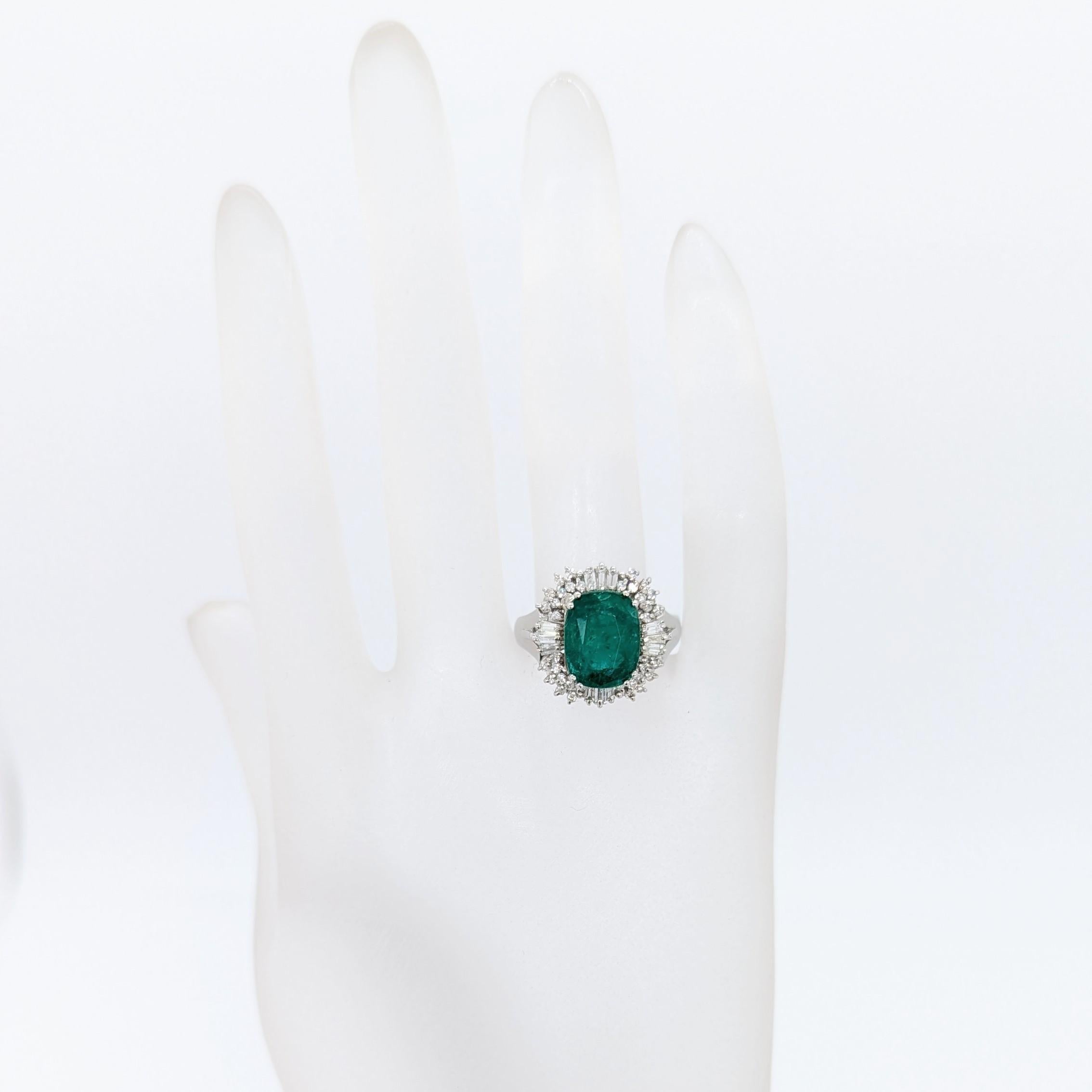 Emerald Oval and White Diamond Cluster Ring in Platinum In New Condition For Sale In Los Angeles, CA