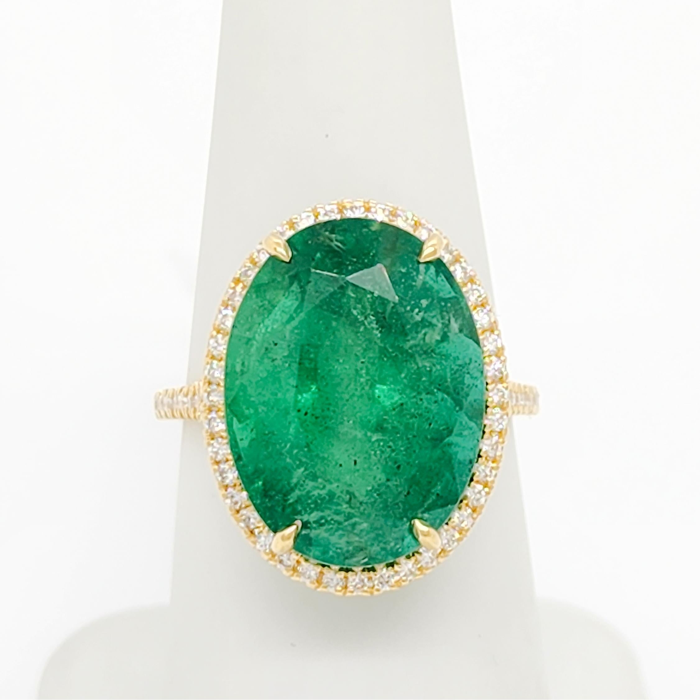 Women's or Men's Emerald Oval and White Diamond Cocktail Ring in 18k Yellow Gold For Sale