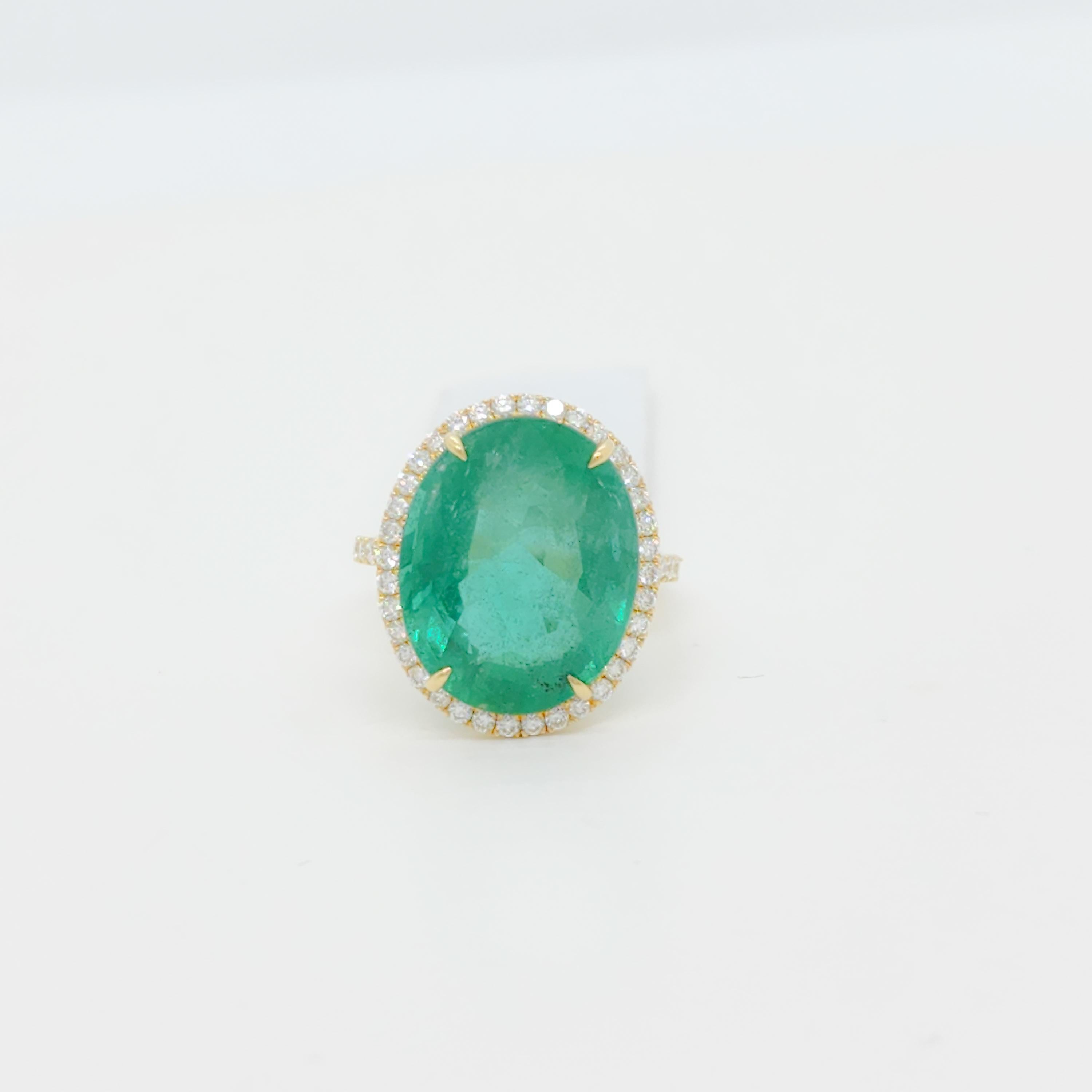 Emerald Oval and White Diamond Cocktail Ring in 18k Yellow Gold For Sale 2