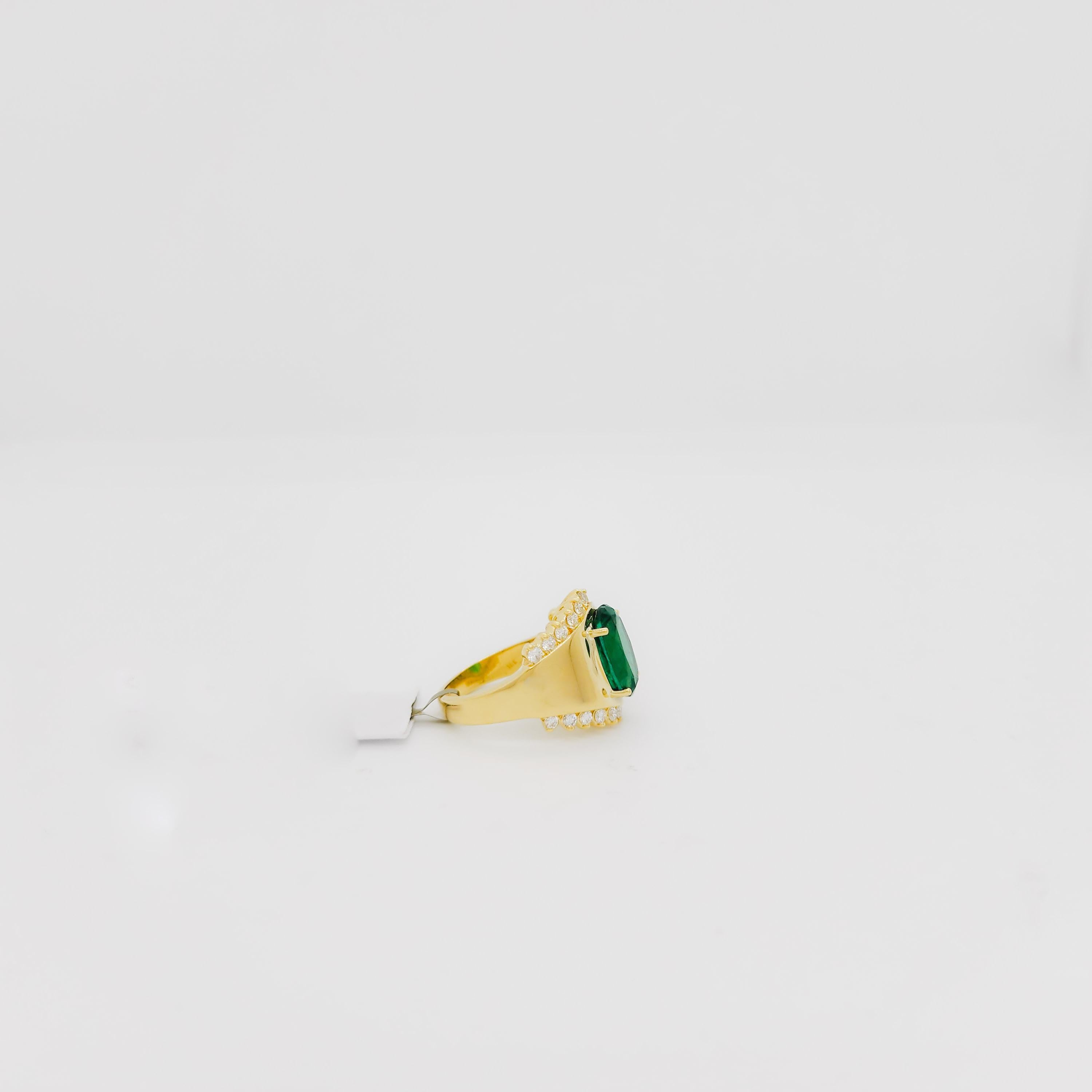Emerald Oval and White Diamond Cocktail Ring in 18k Yellow Gold For Sale 2
