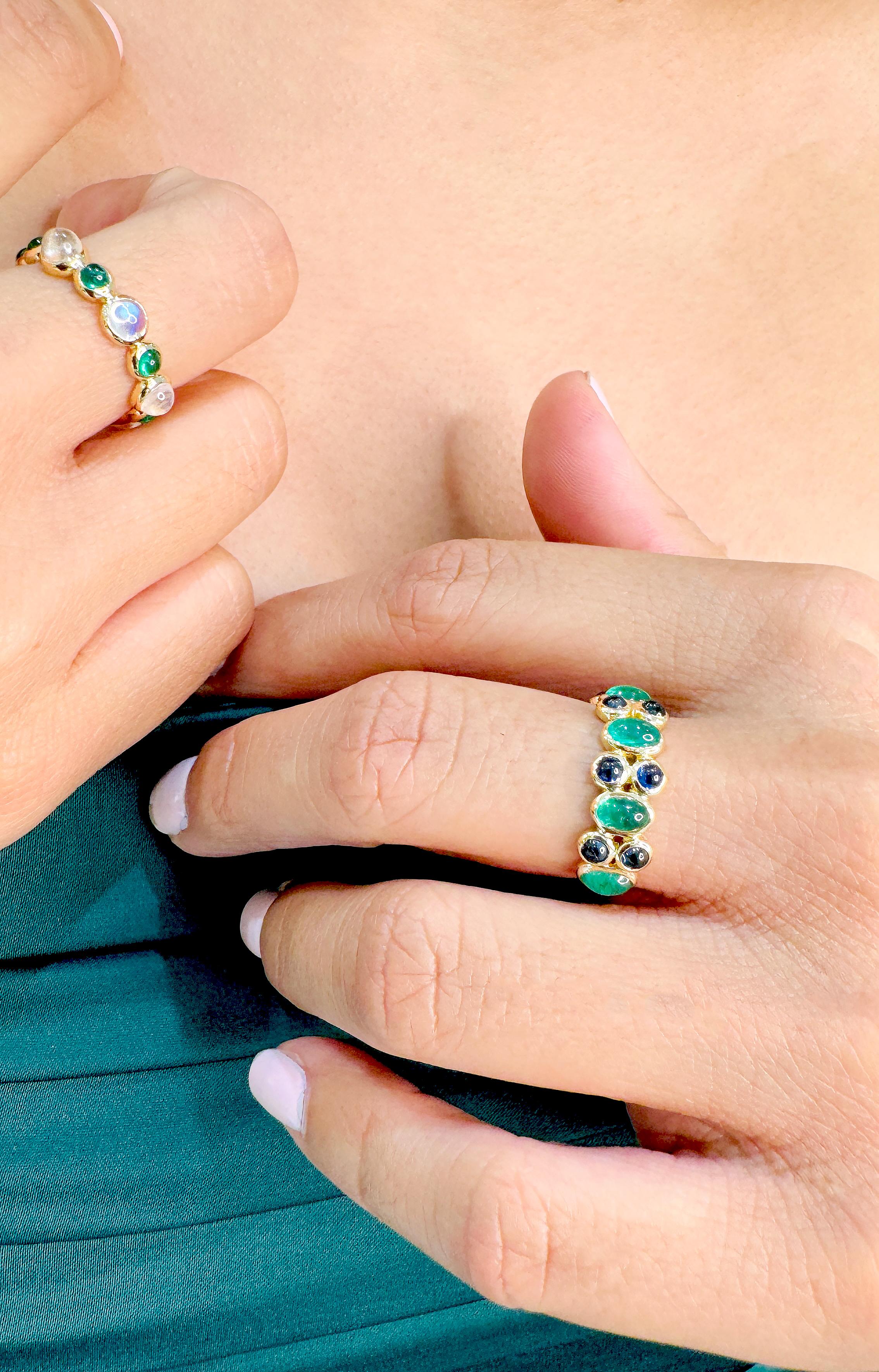 Mixed Cut Emerald Oval & Blue Sapphire Round Ring In 18K Yellow Gold For Sale