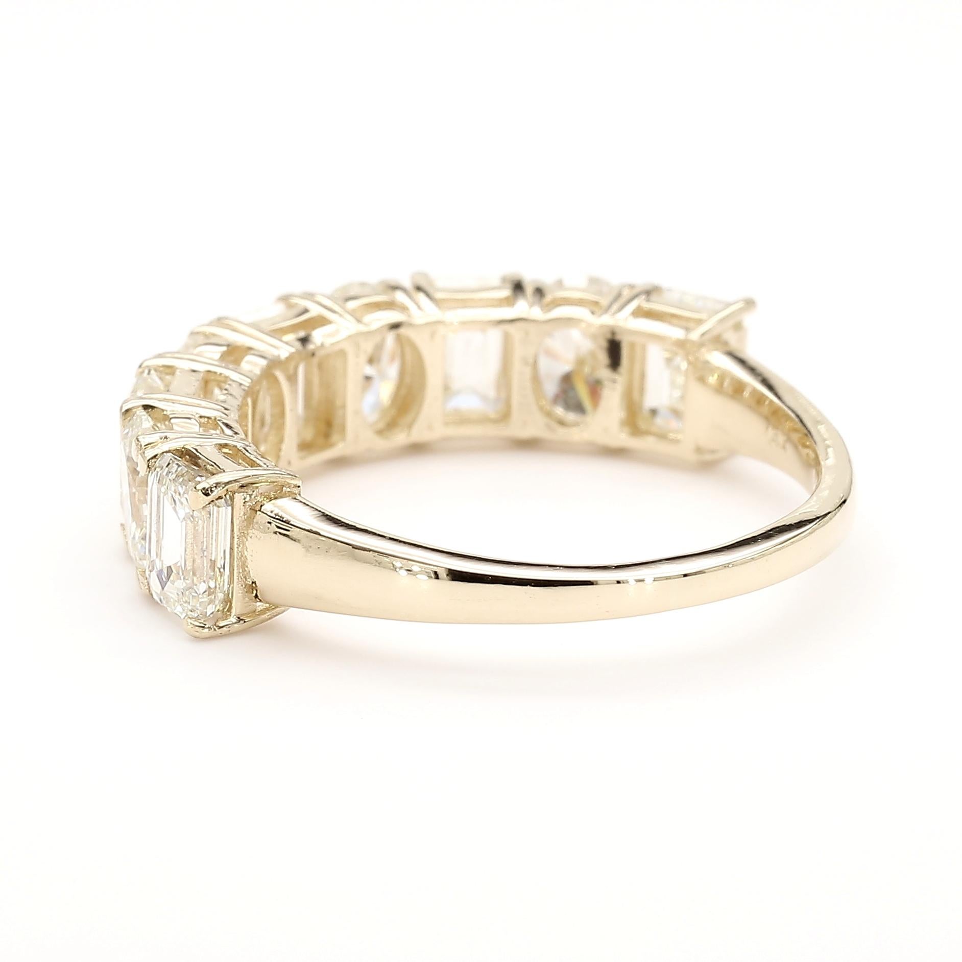 Emerald & Oval Cut 4.09 Carats Half Eternity 14K Yellow Gold *Natural Diamonds* In New Condition In New York, NY