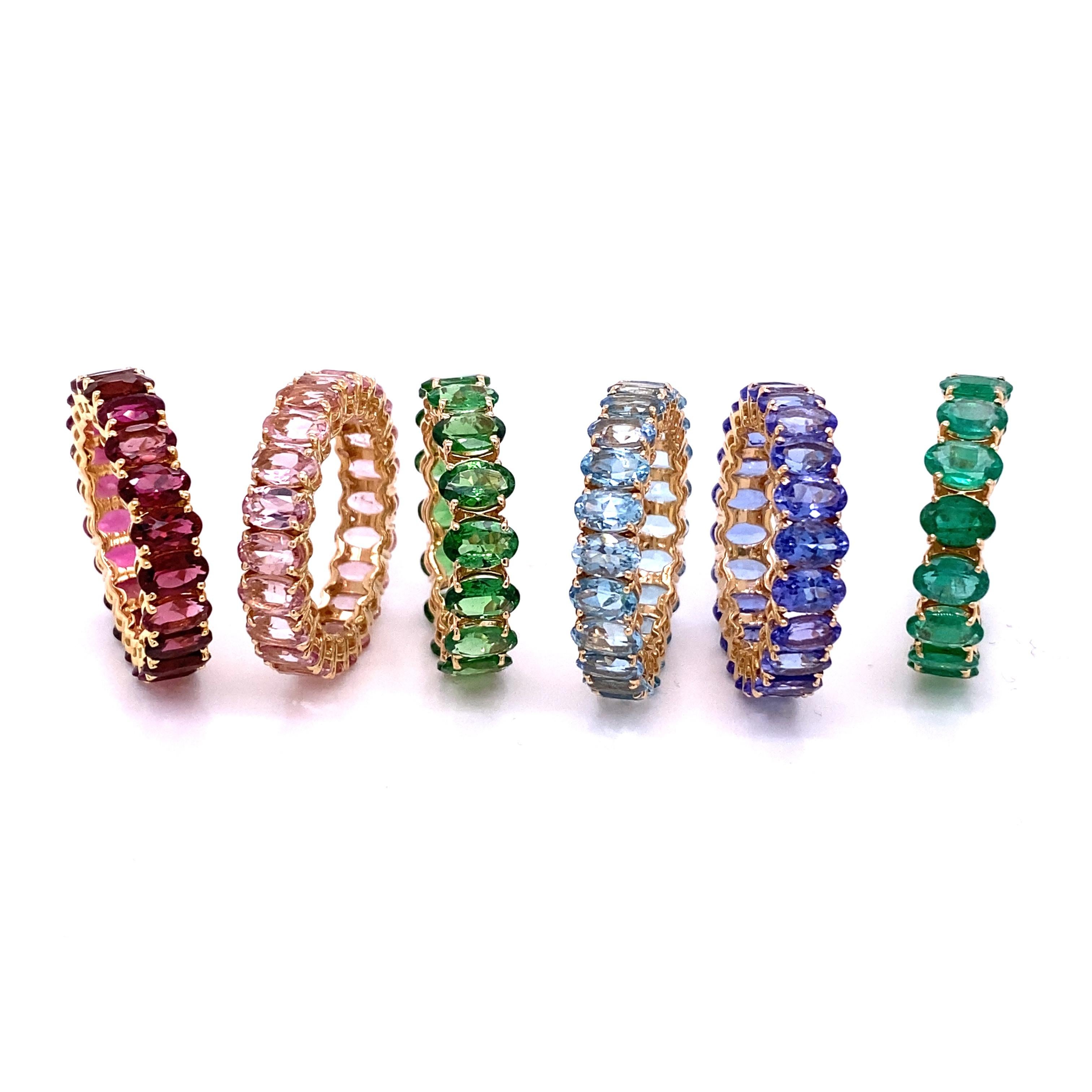 Tresor Beautiful Ring mit insgesamt 5,30 Karat Smaragd. Die Ringe sind eine Ode an die luxuriöse und doch klassische Schönheit mit funkelnden Edelsteinen und femininen Farbtönen. Ihr zeitgemäßes und modernes Design macht sie perfekt und vielseitig