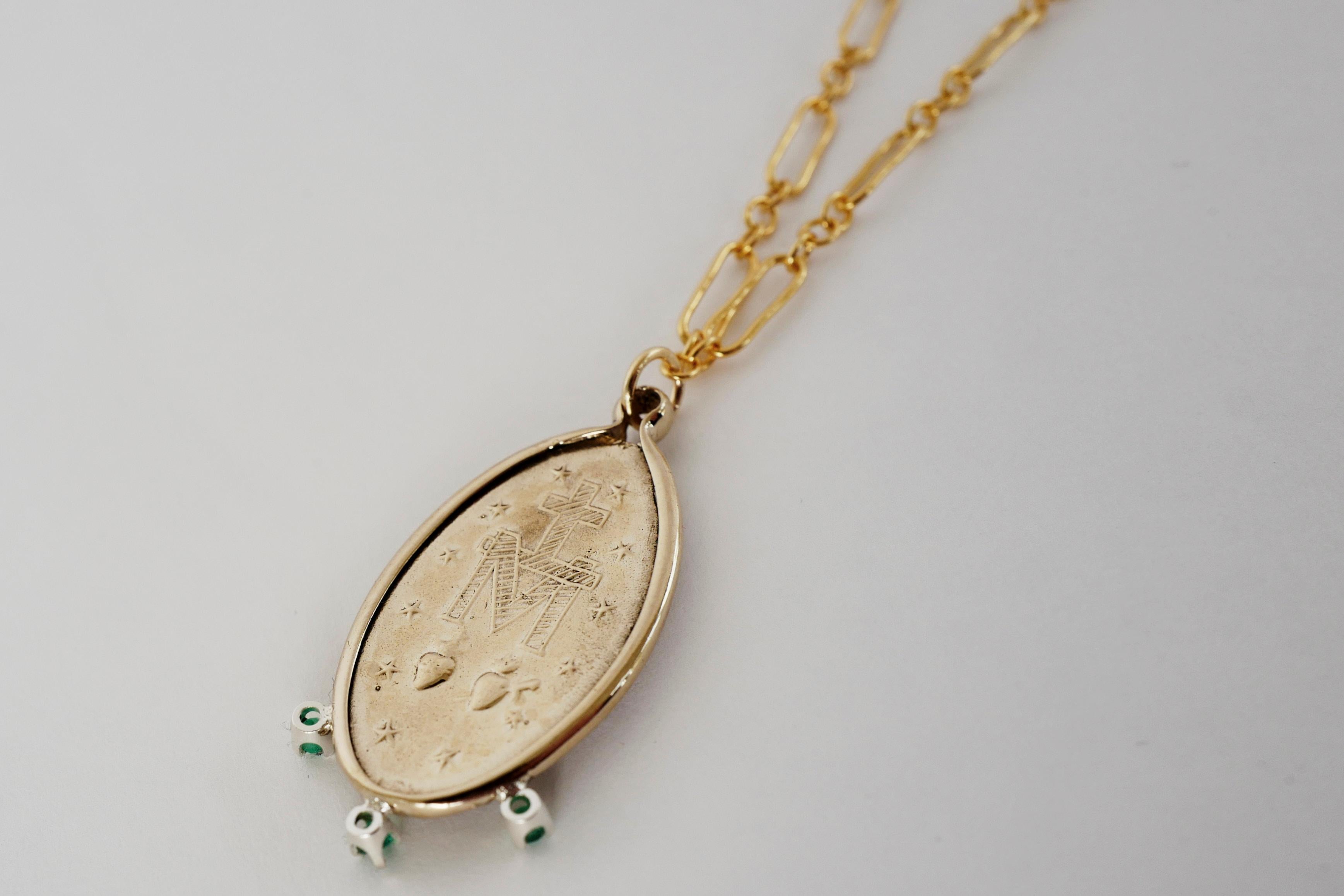 Emerald Oval Virgin Mary Medal Chain Necklace For Sale 1