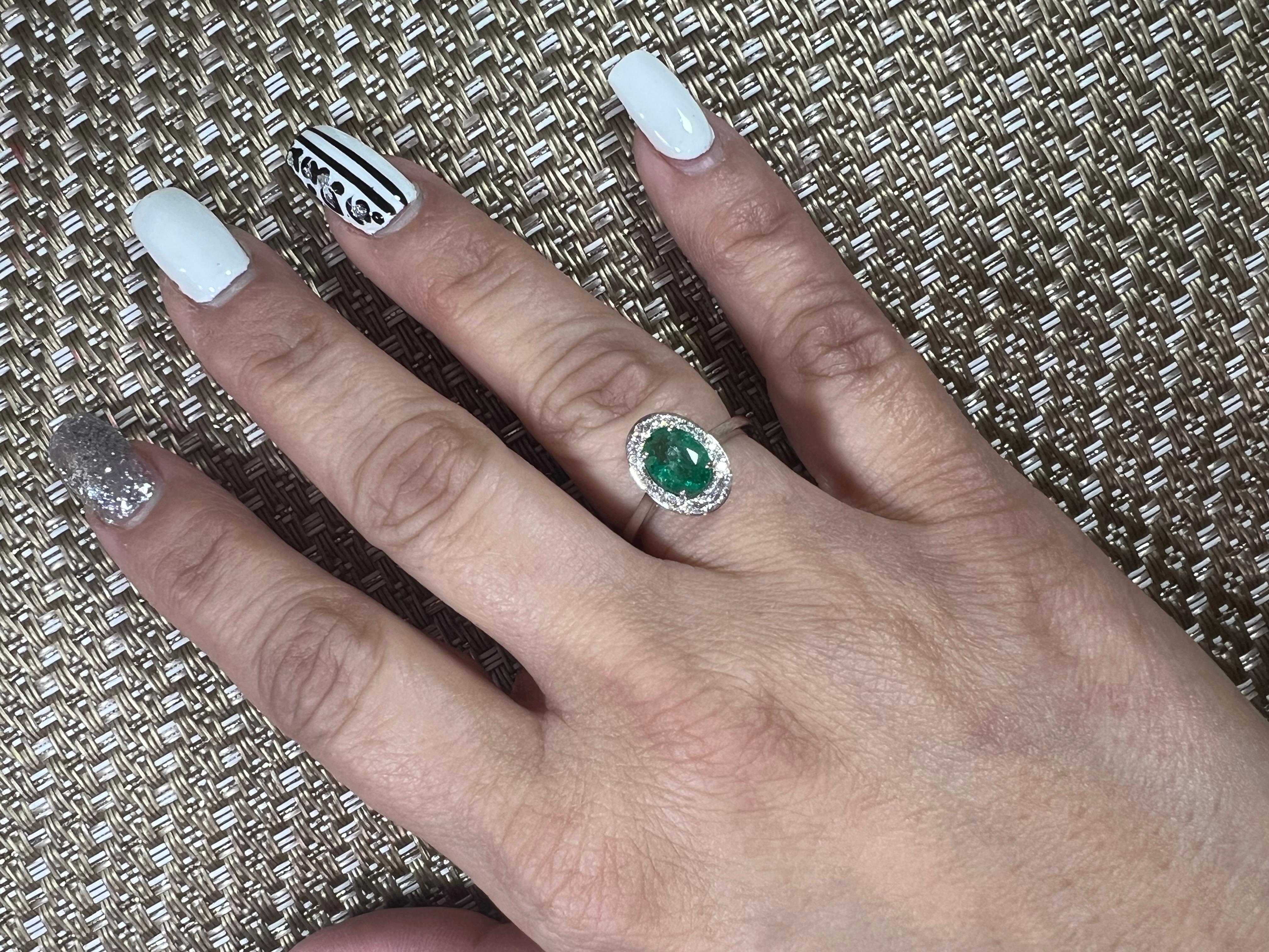 Emerald Oval White Diamond Round 18K White Gold Engagement Classic Halo Ring  For Sale 2