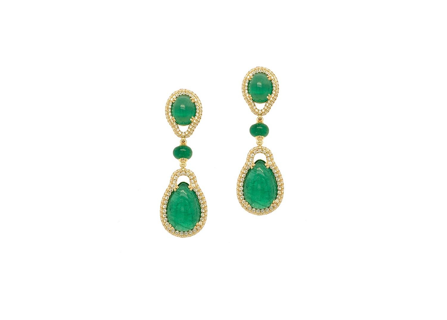  Emerald Pear Cabs and Emerald Round Beads Earring with Diamonds in 18k Yellow Gold from 'G-One' Collection

Gemstone Weight: Emerald- 17.69 Carats

Diamond: G-H / VS, Approx Wt: 1.46 Carats