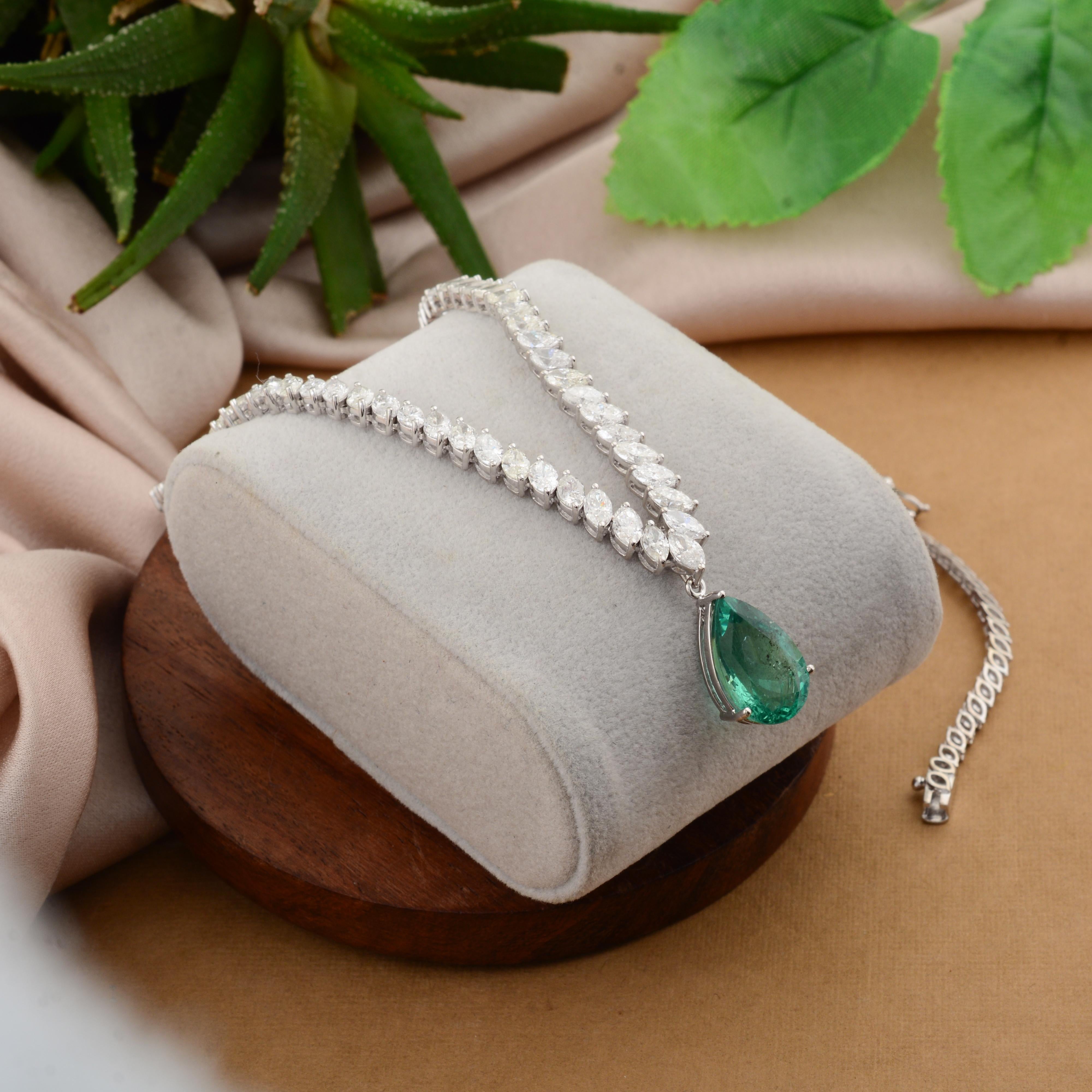 Modern Emerald Pear Drop Necklace 13.85 Carat Diamond Tennis Chain 14k White Gold For Sale