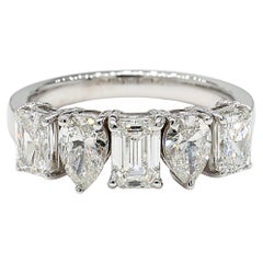 Smaragd birnenförmiger strahlender abwechselnd 1,95 Karat halber Eternity 18K Weißgold *F VVS*
