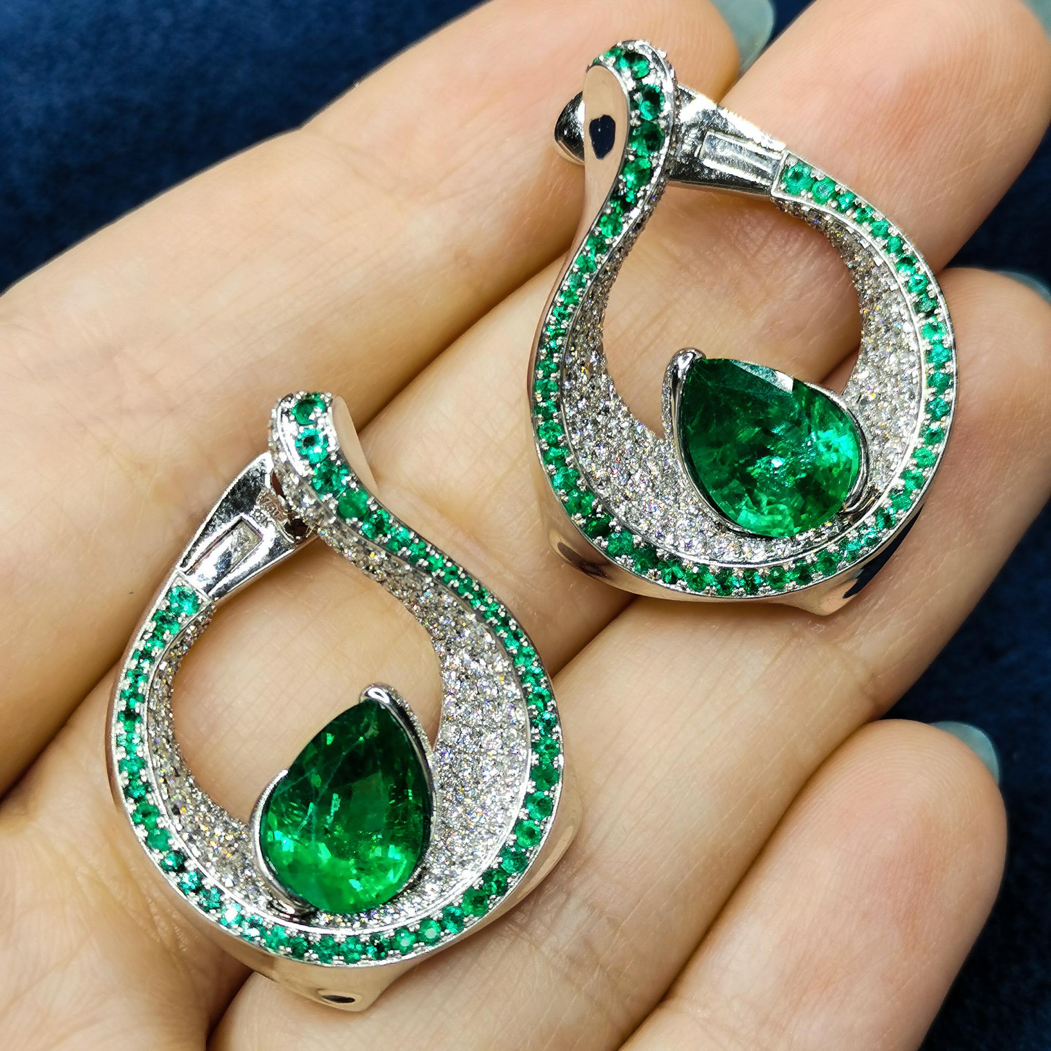 Emerald Pear Shape 4.22 Carat Diamonds Emeralds 18 Karat White Gold Earrings For Sale 2