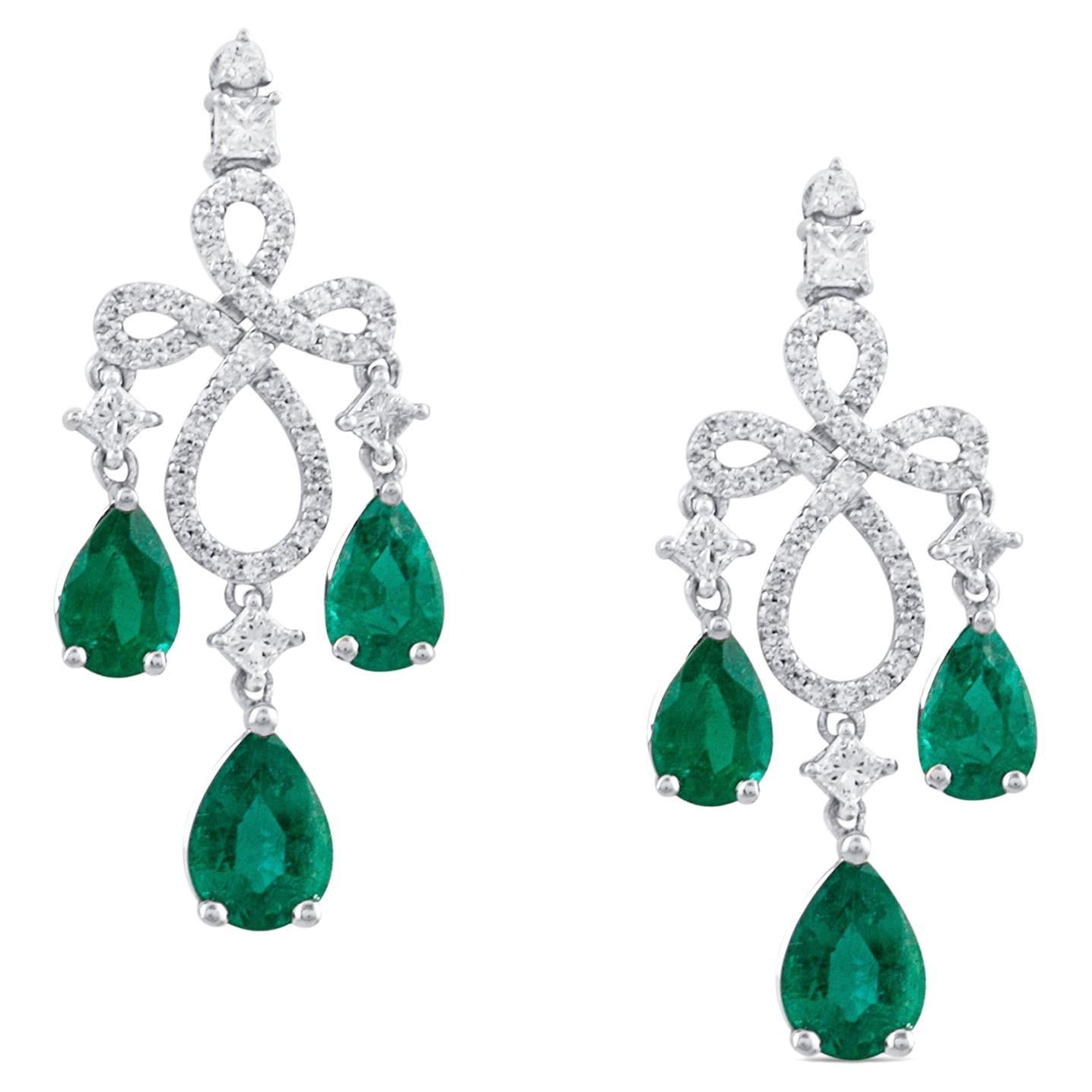 Emerald Pear Shape and Diamond Earring in 18K White Gold For Sale
