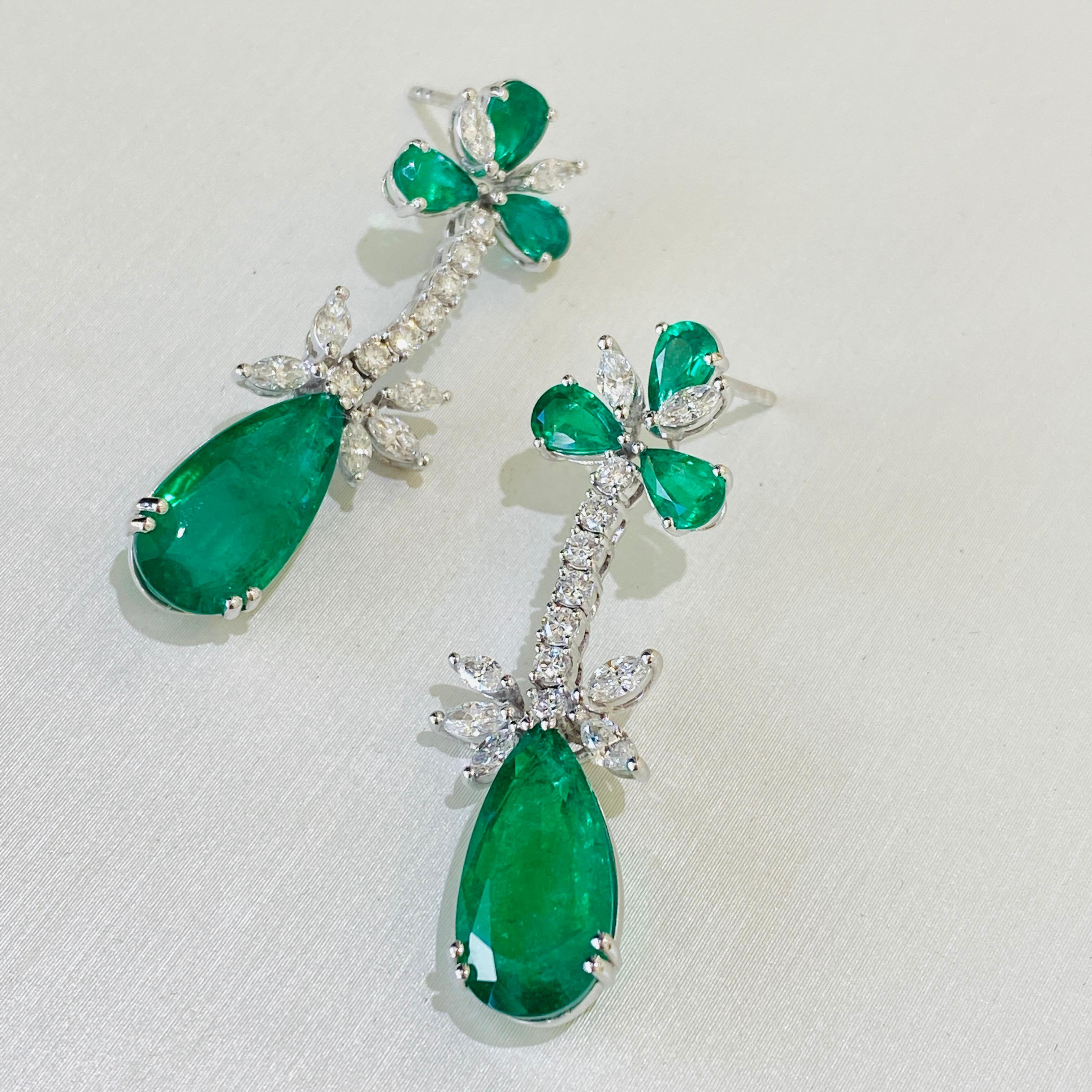 Emerald Pear Shape and Diamond Marquise & Round Dangle Earring in 18K White Gold In New Condition For Sale In Coral Gables, FL