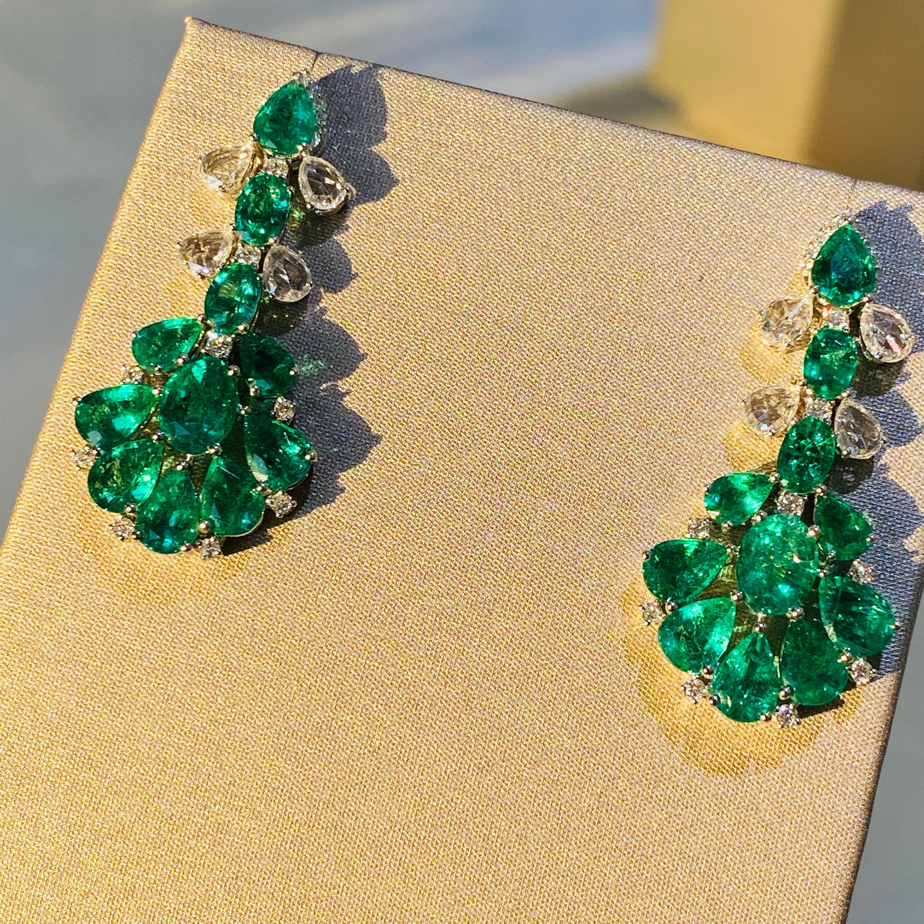 Emerald Pear Shape & Oval and Diamond Earring in 18K White Gold In New Condition For Sale In Coral Gables, FL