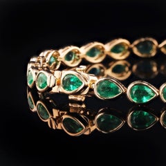 Emerald Pear-Shaped Bracelet