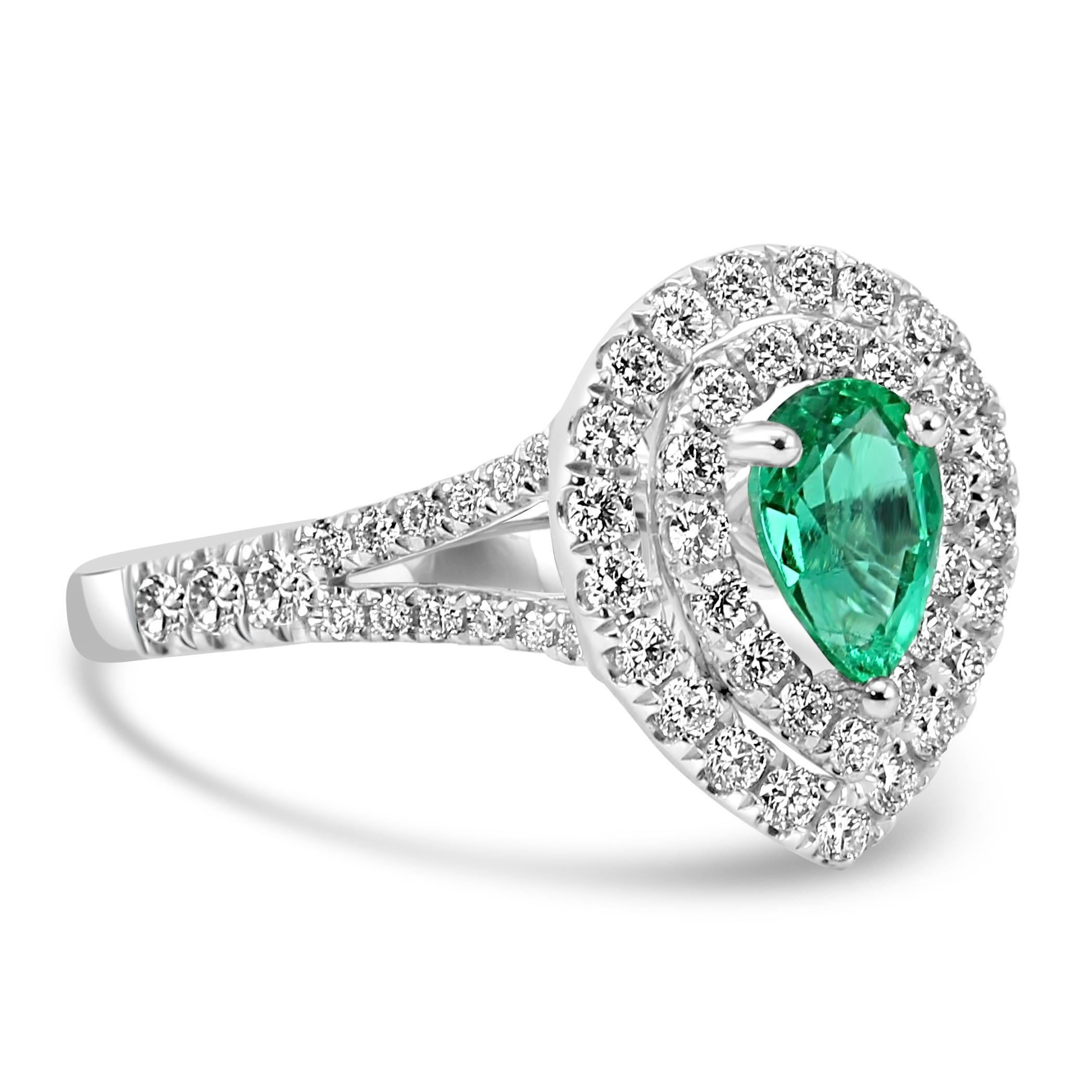 Moderne Bague de fiançailles émeraude poire et diamant blanc rond en or 18 carats en vente