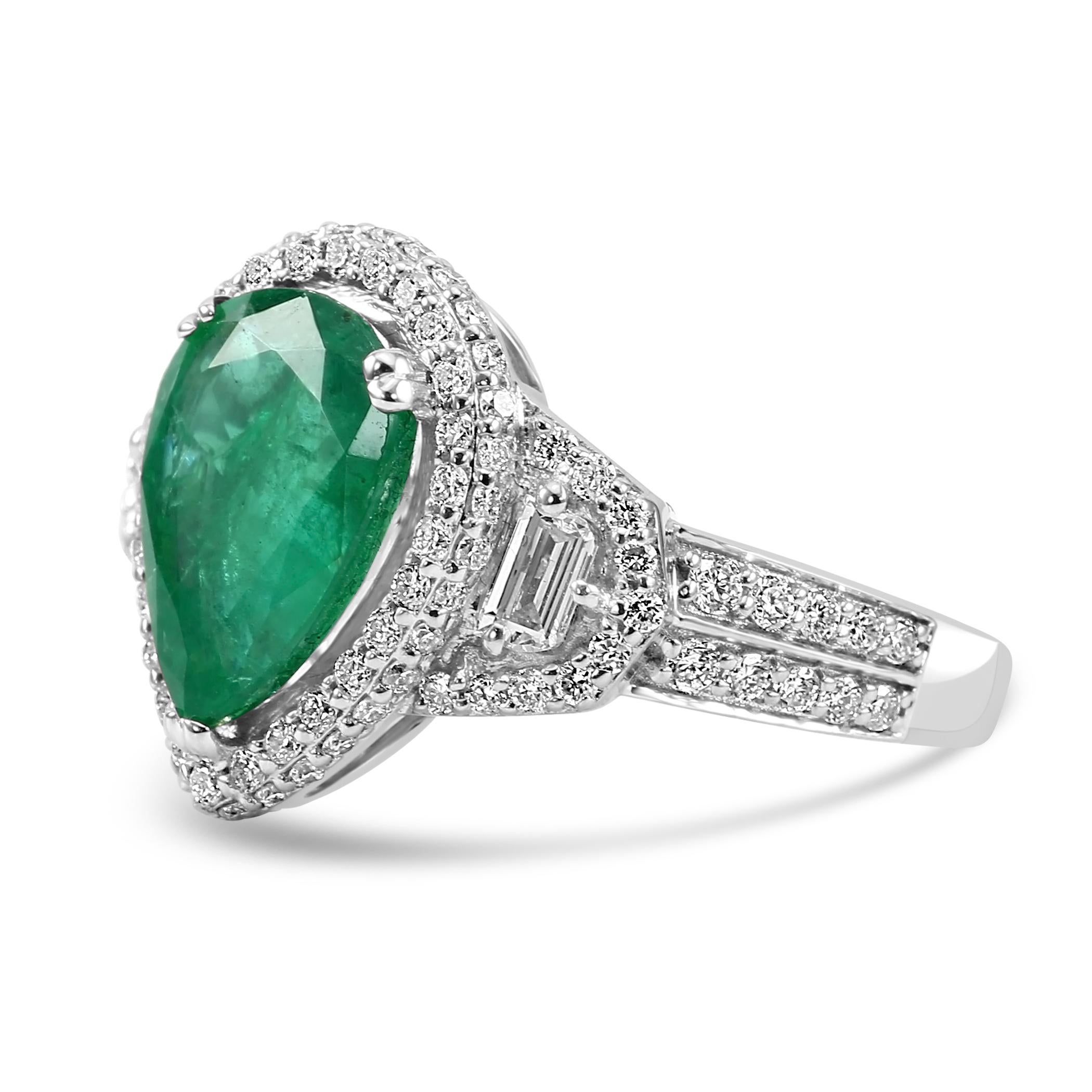 Modern Emerald Pear White Diamond Round 18K Gold Bridal Fashion Three Stone Halo Ring For Sale
