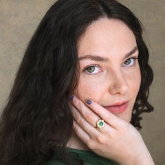 Emma Chapman 18k Yellow Gold Cluster Ring with Emerald and Pearls, New