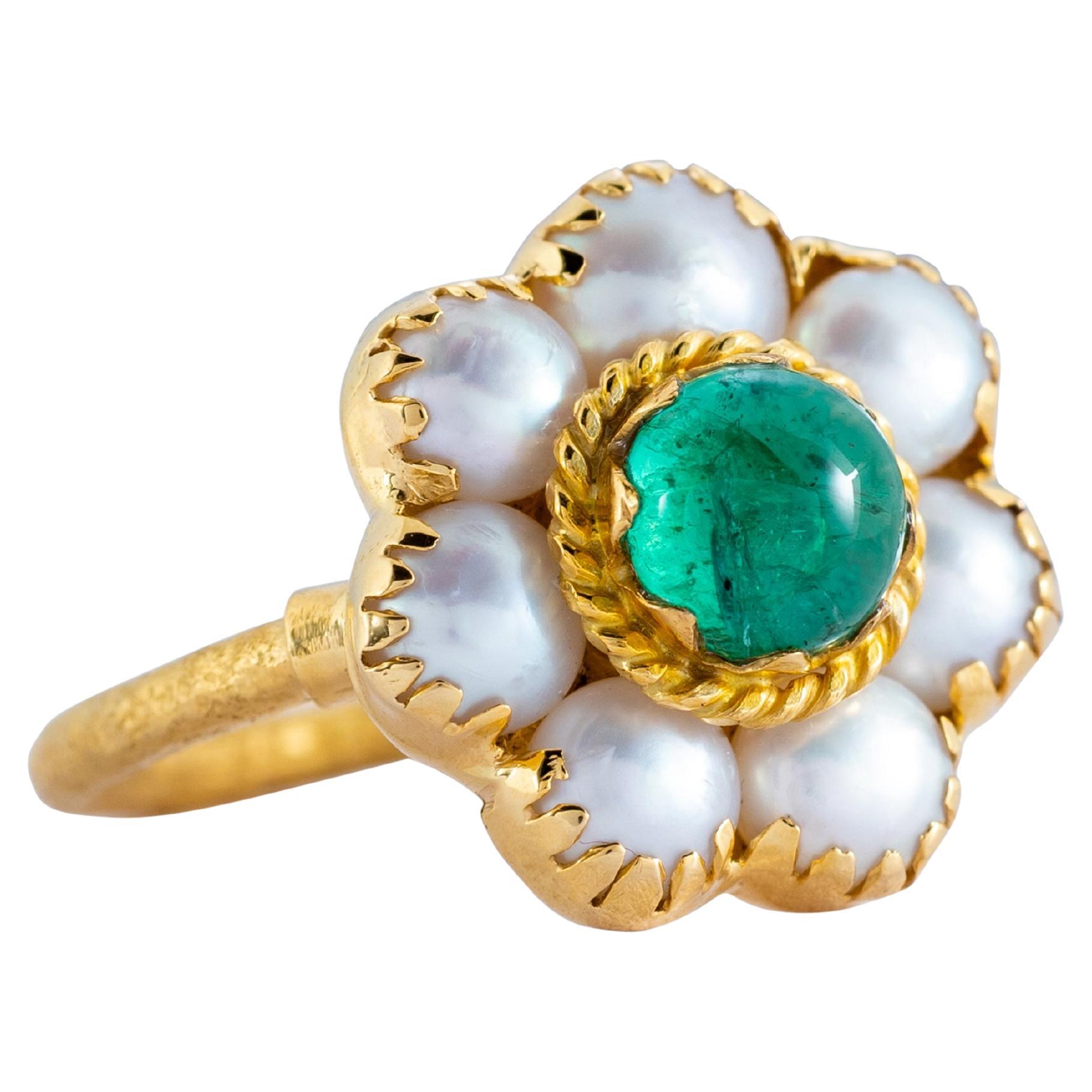Anello a grappolo con perla smeraldo in oro 18k
