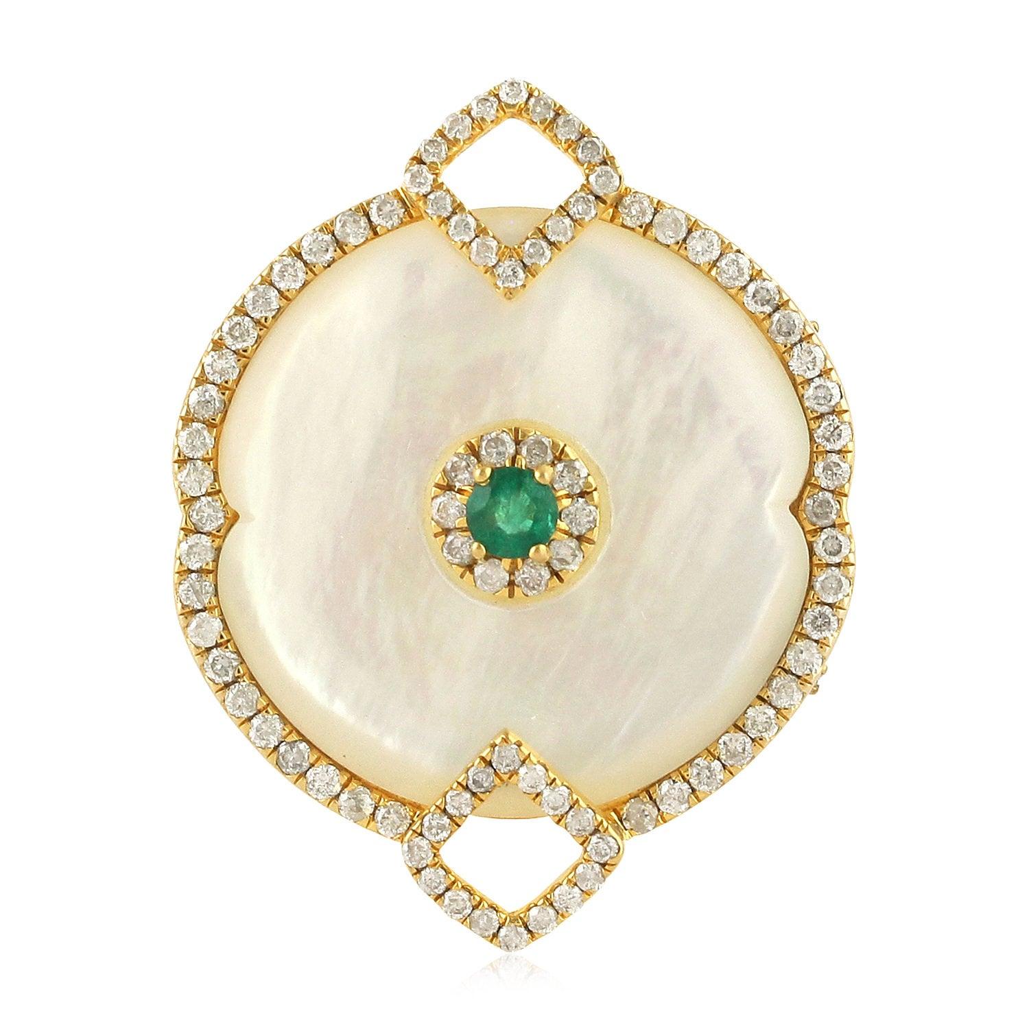 For Sale:  Emerald Pearl Diamond 18 Karat Cocktail Ring 4