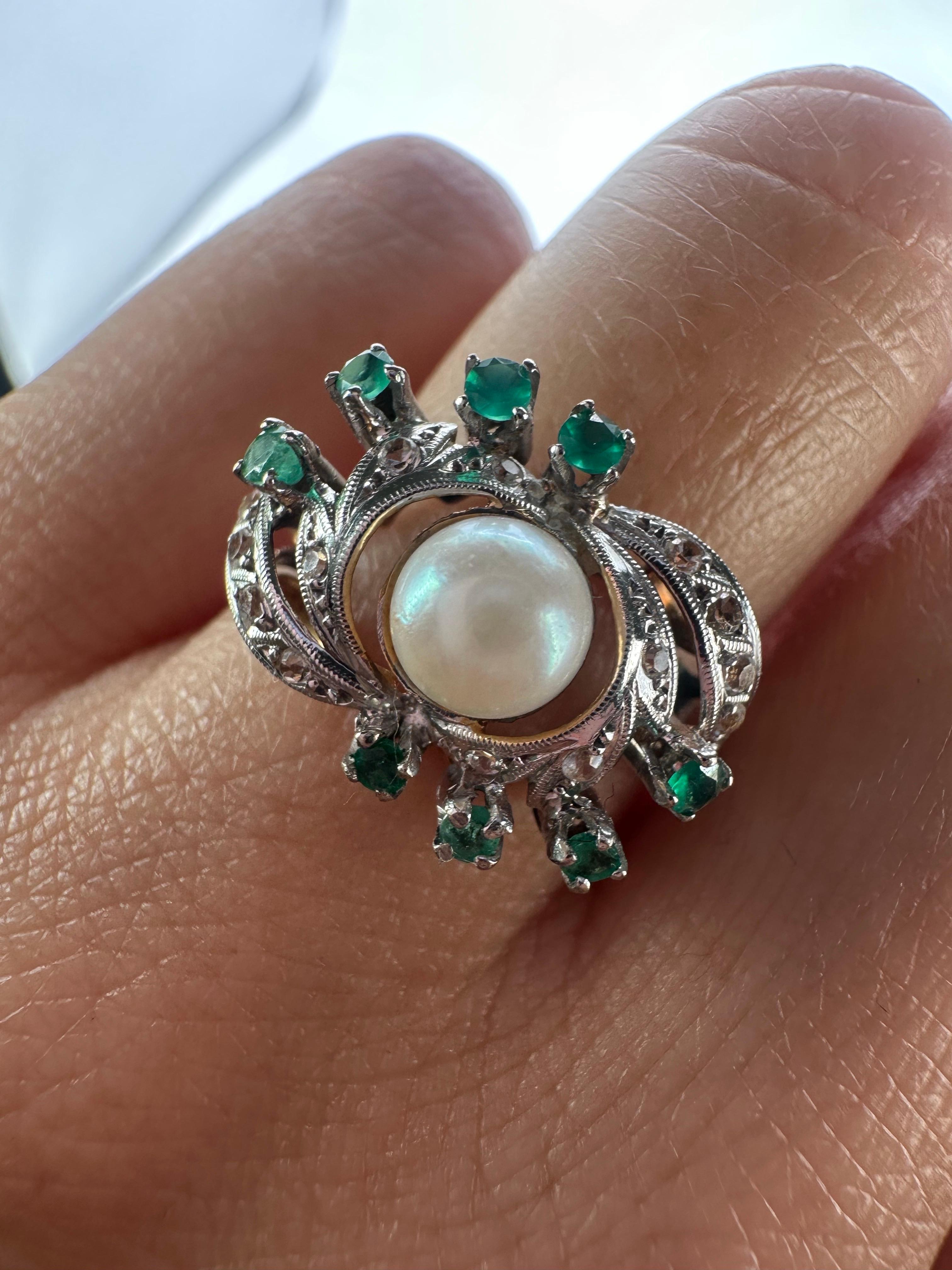 Emerald Pearl diamond ring antique with hand details 18KT gold & Platinum RARE For Sale 2