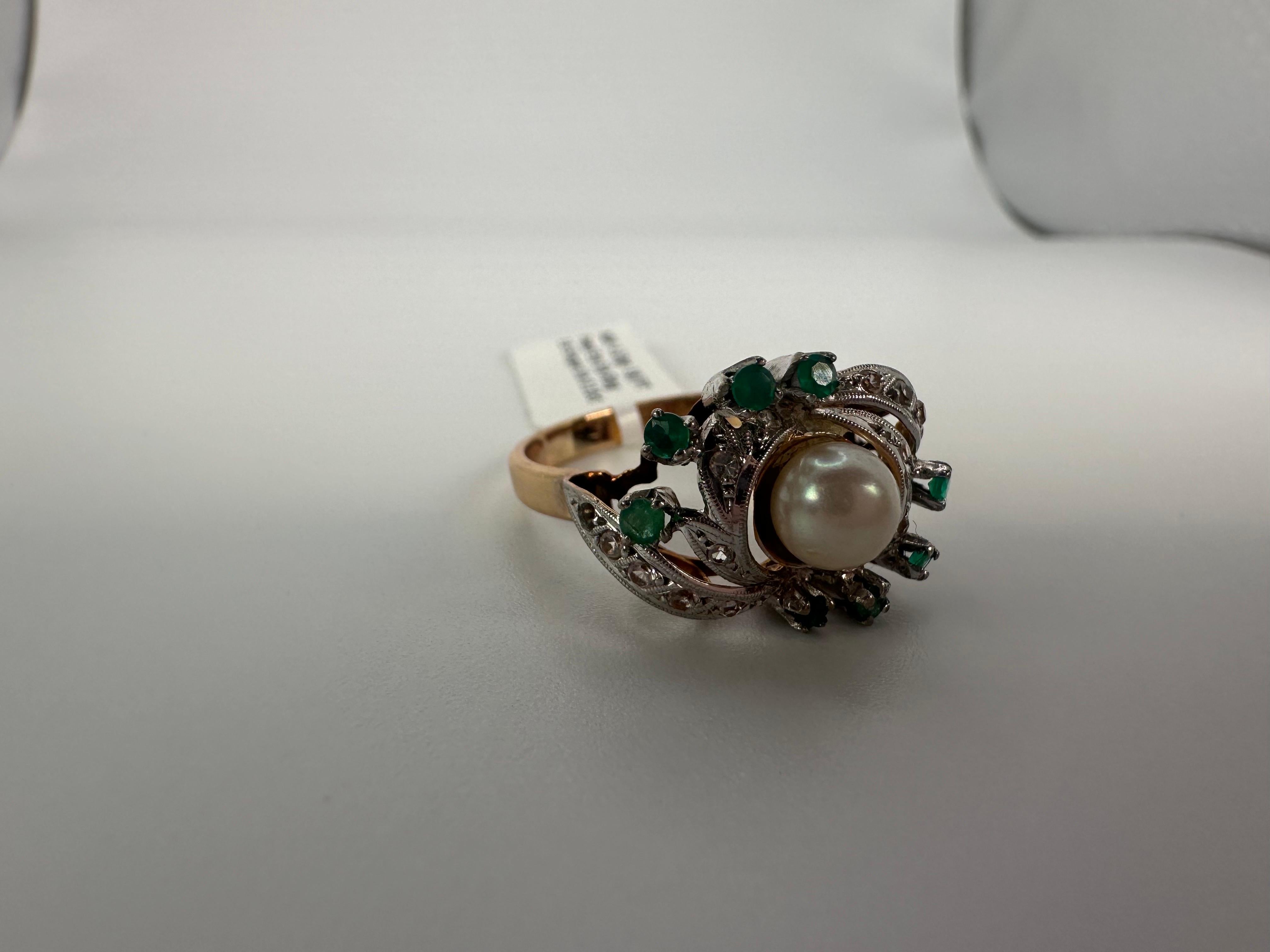 Emerald Pearl diamond ring antique with hand details 18KT gold & Platinum RARE For Sale 4
