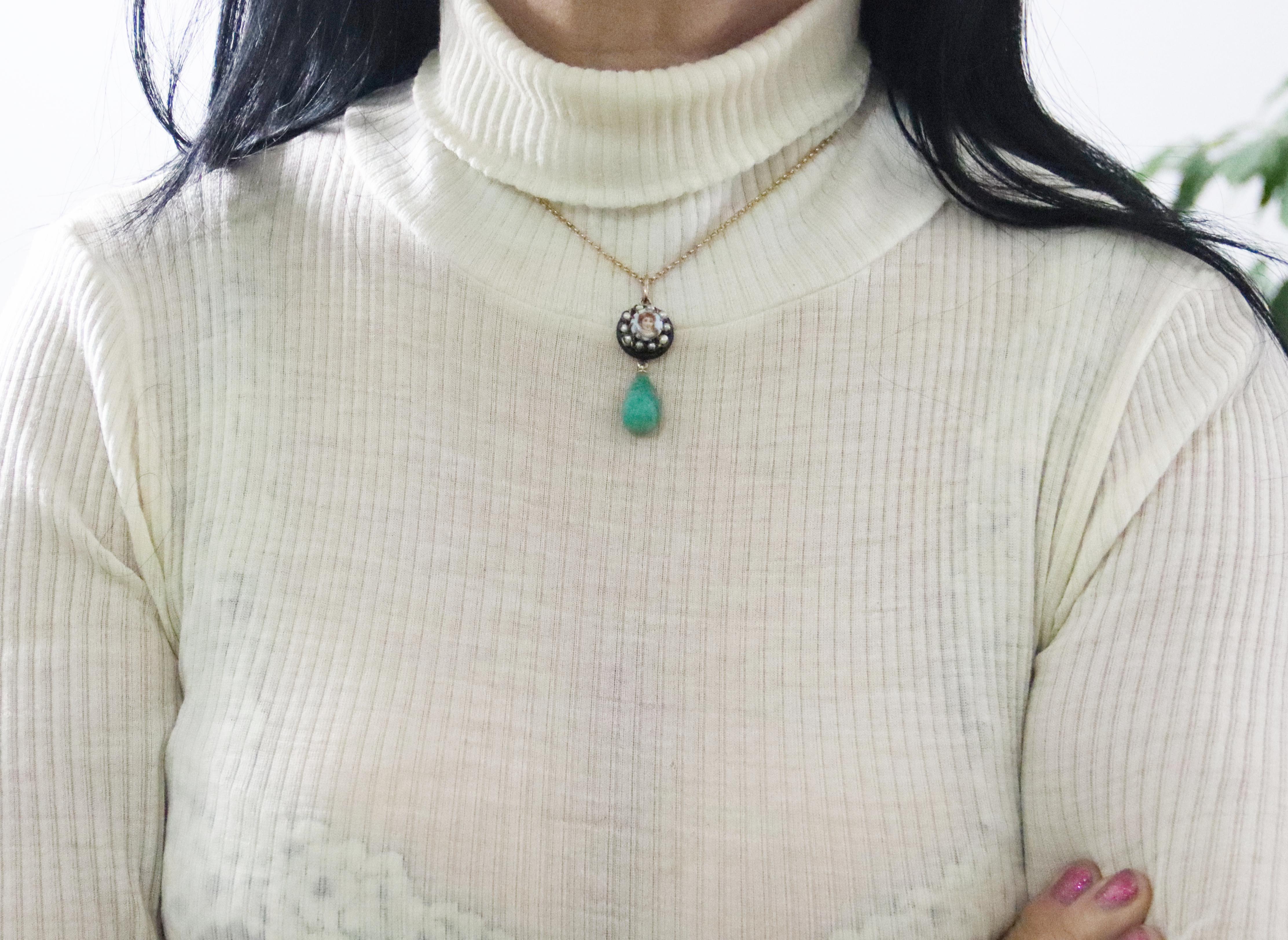 Women's or Men's Emerald Pearls Onix Yellow Gold 9 Karat Pendant Necklace For Sale