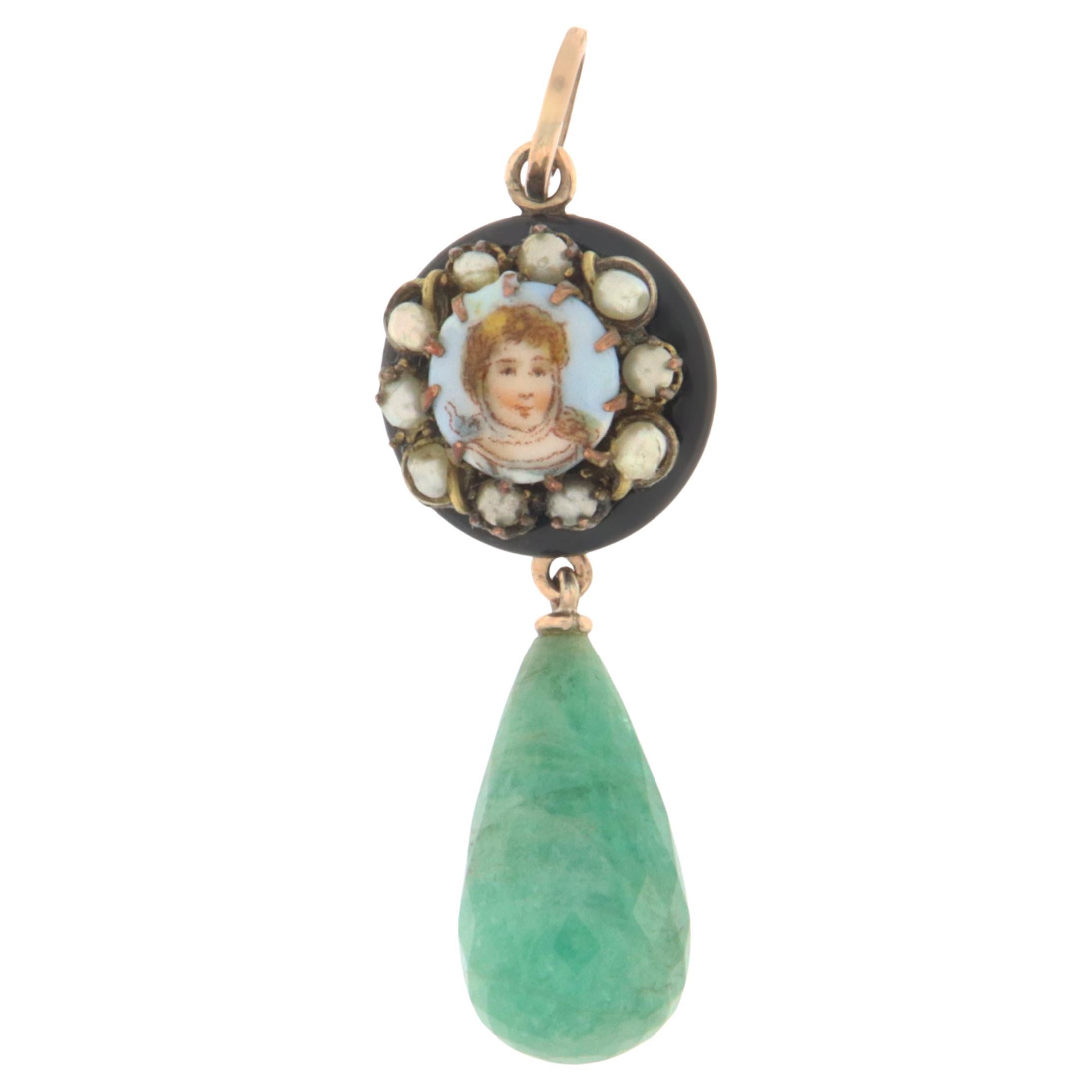 Emerald Pearls Onix Yellow Gold 9 Karat Pendant Necklace