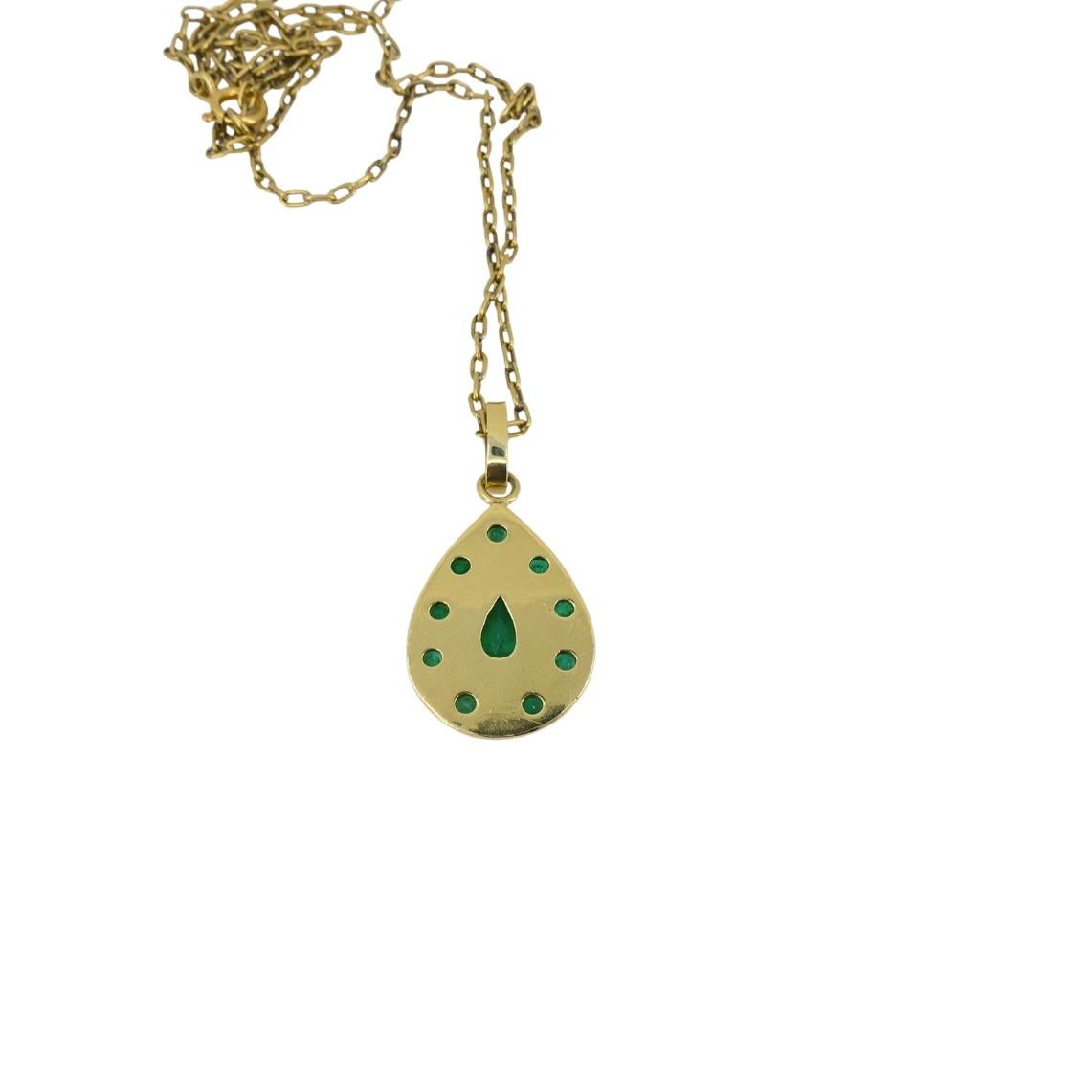 Pendentif émeraude Collier chaîne vintage en or 18k Excellent état - En vente à Beverly Hills, CA