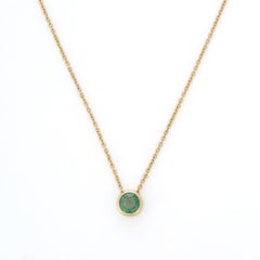 Smaragd-Anhänger aus massivem Gelbgold mit Kette aus 18 Karat