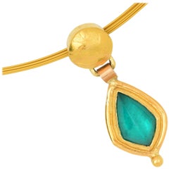 Emerald Pendant in 22 Karat Gold and 18 Karat Gold
