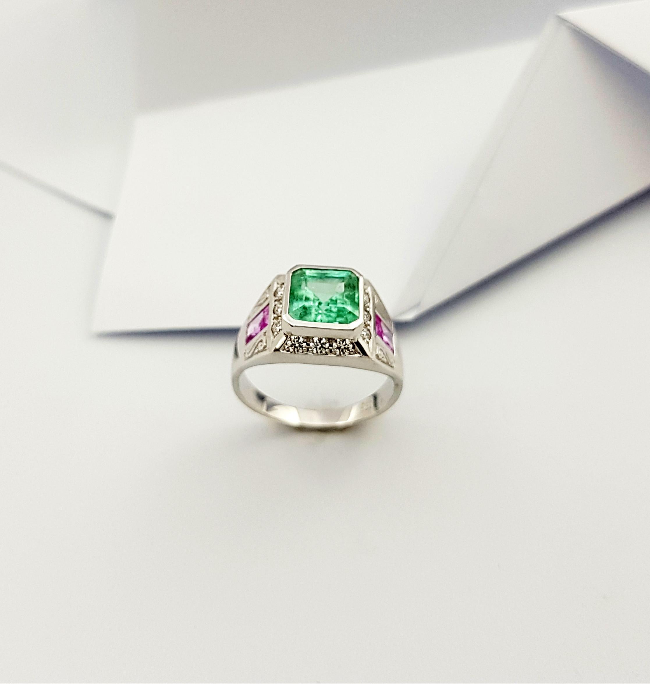 Emerald, Pink Sapphire and Diamond Ring Set in 18 Karat White Gold Settings For Sale 5