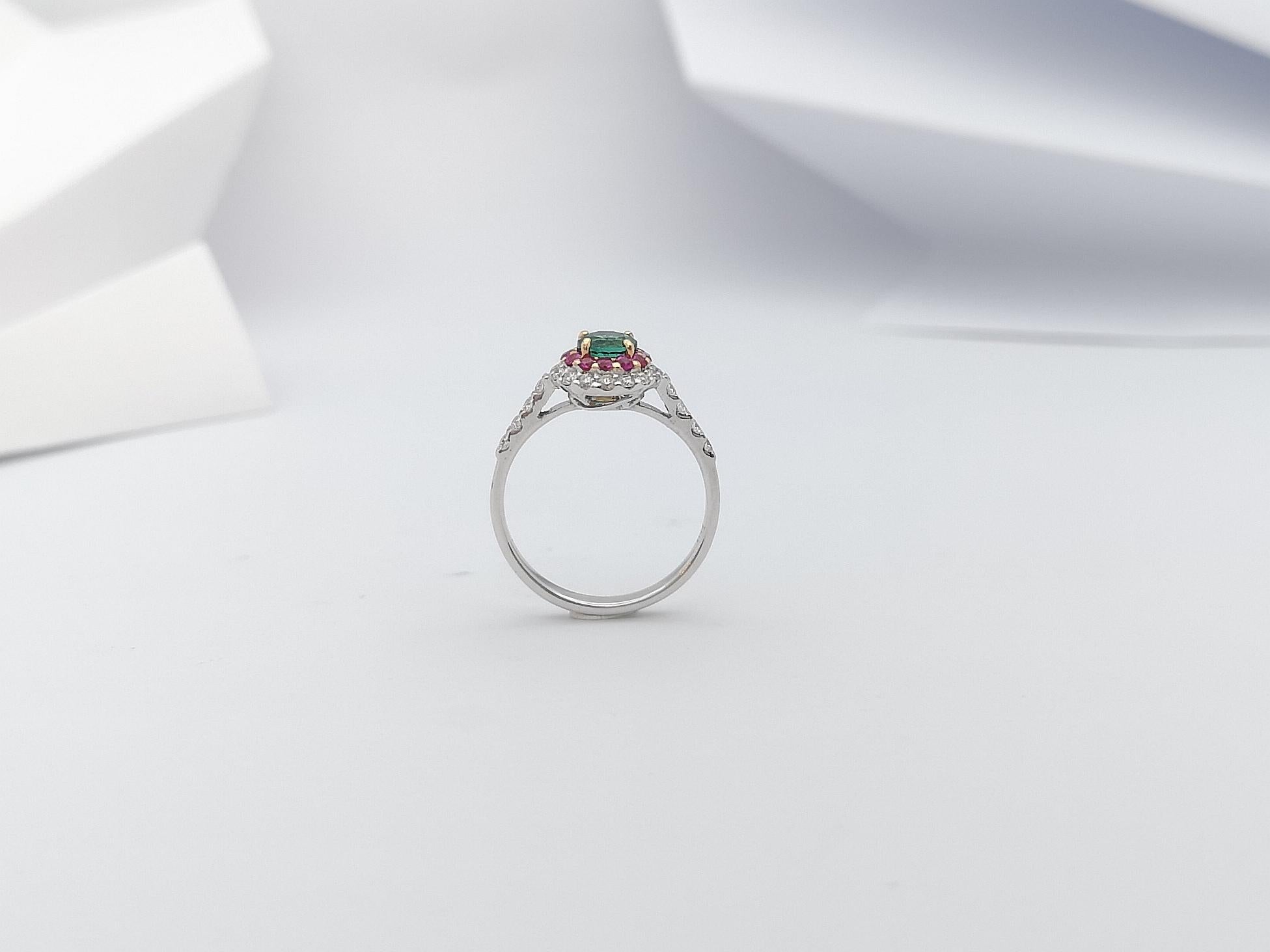 Emerald, Pink Sapphire and Diamond Ring Set in 18 Karat White Gold Settings For Sale 7