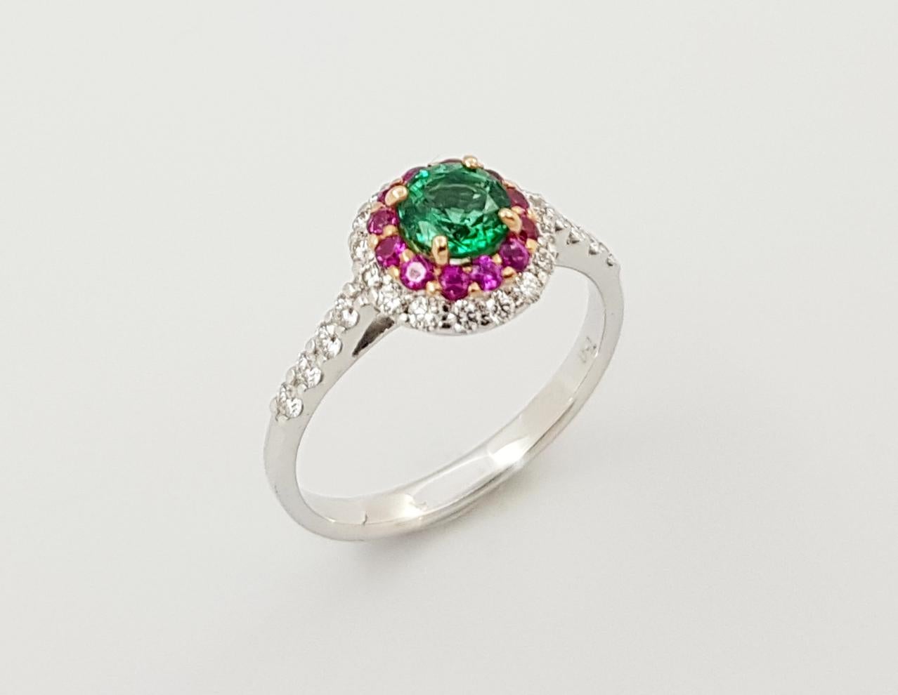 Emerald, Pink Sapphire and Diamond Ring Set in 18 Karat White Gold Settings For Sale 1